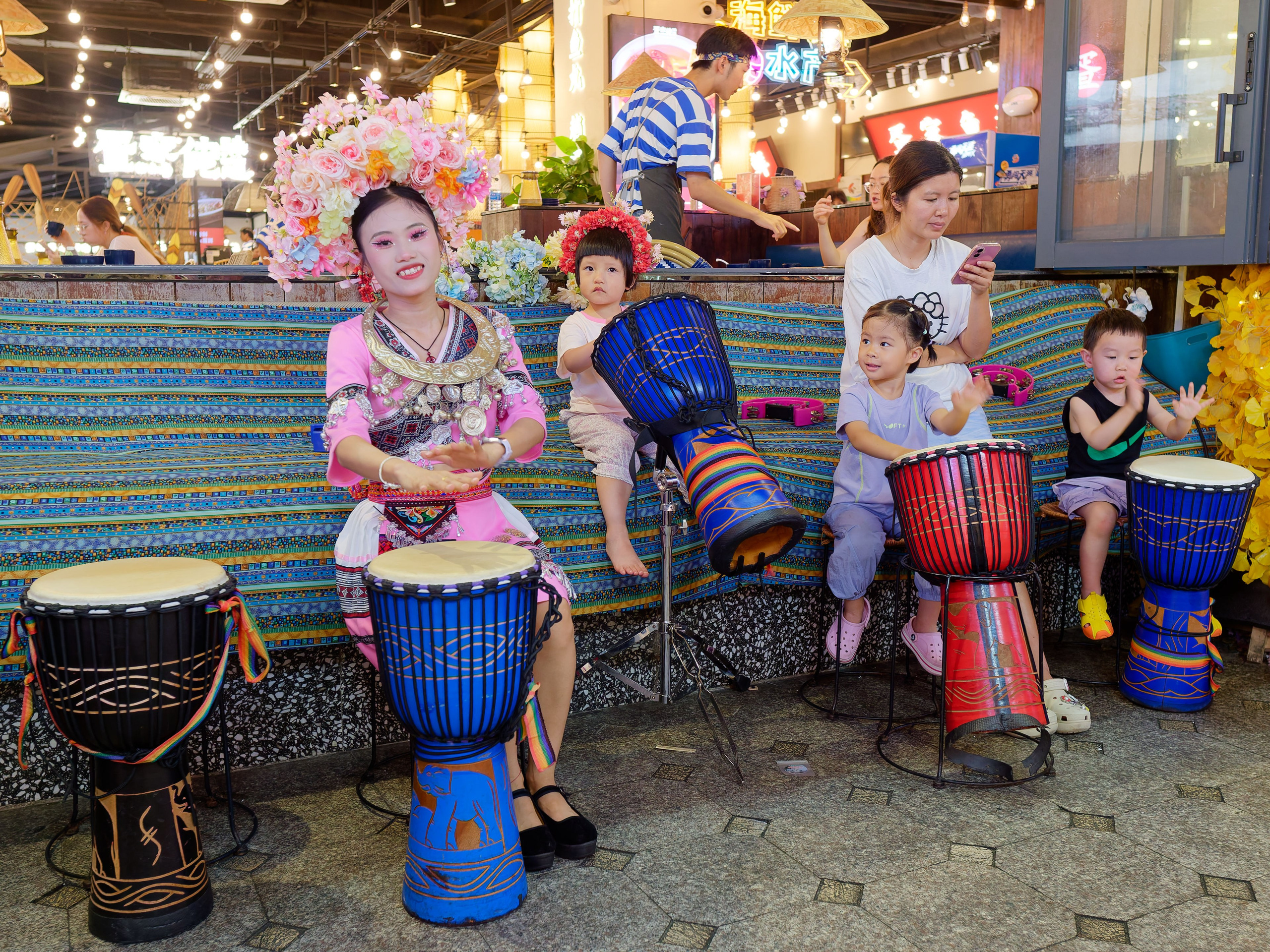 Хайнань 2026, Большой ночной базар в Ялунване. Фотопрогулки по Миру