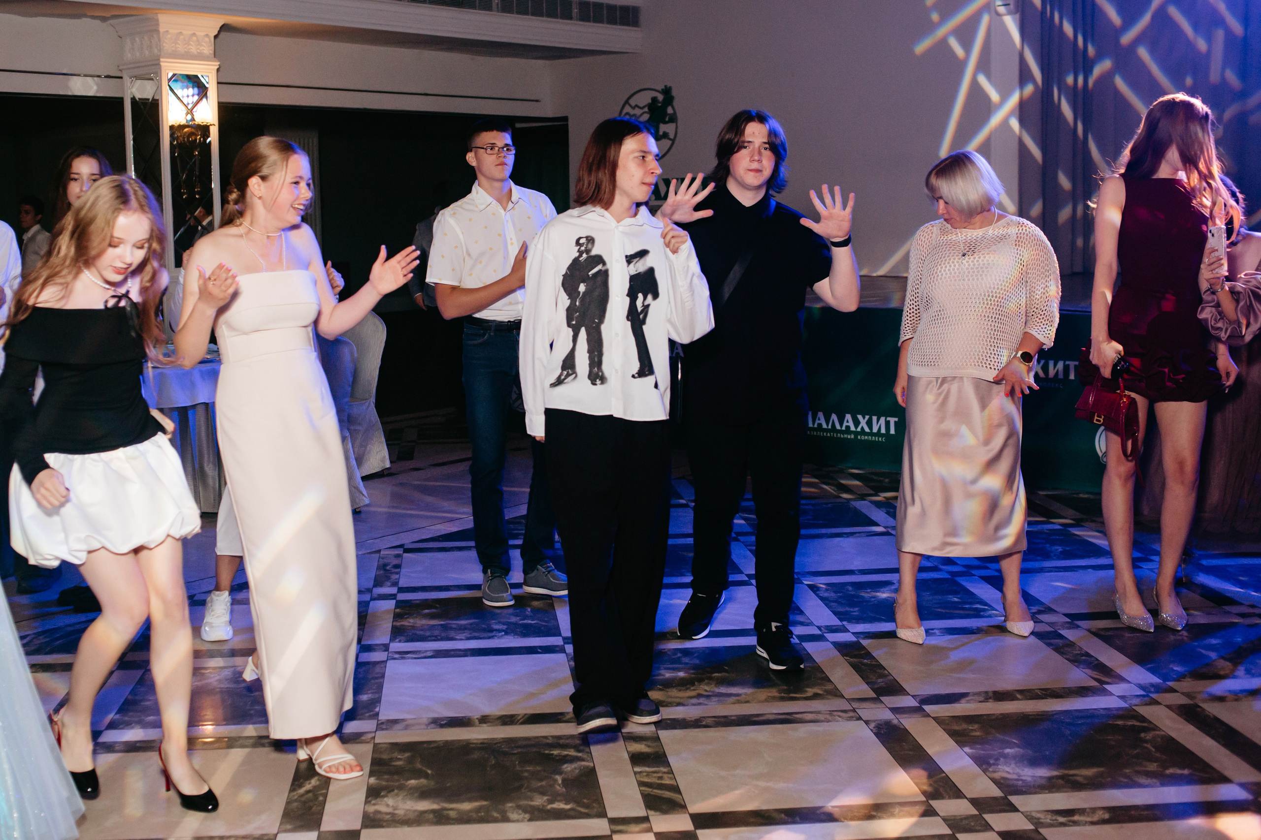 Выпускной 2025 (9класс) 124 школа. Фотограф в Челябинске Ополихина Анна