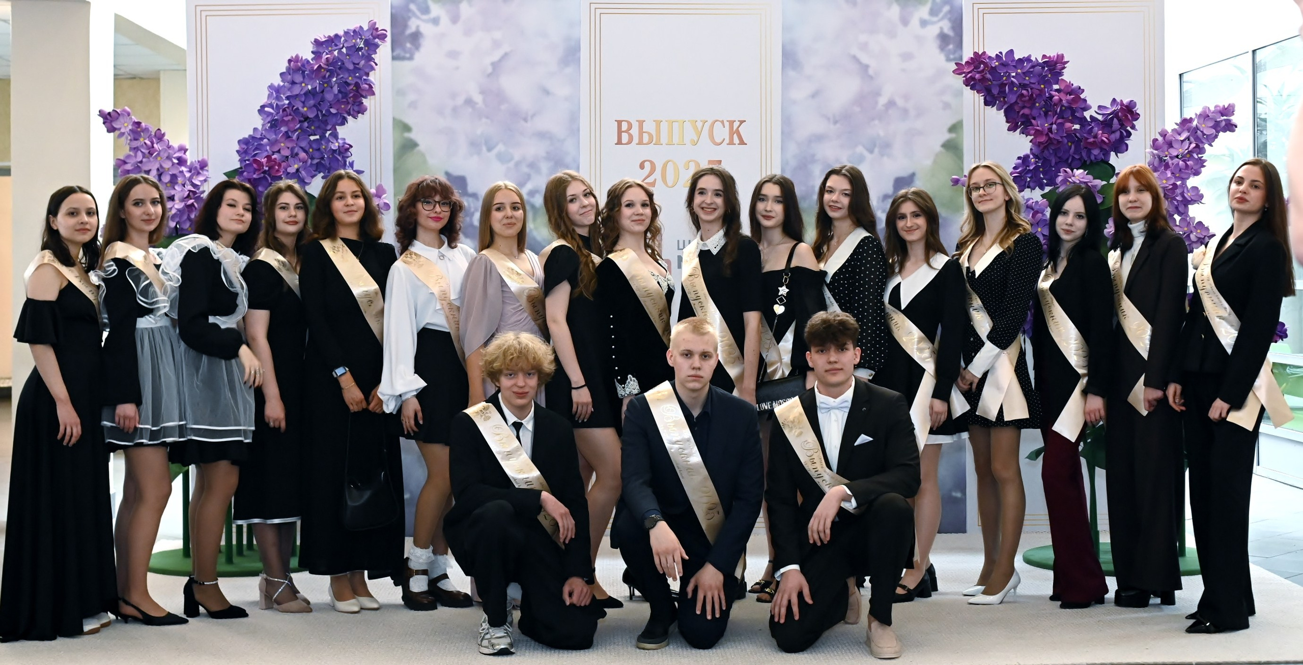 Последний Звонок в школе 1409 на Ходынке. Свадебный и семейный фотограф в Москве Ирина Гончарова