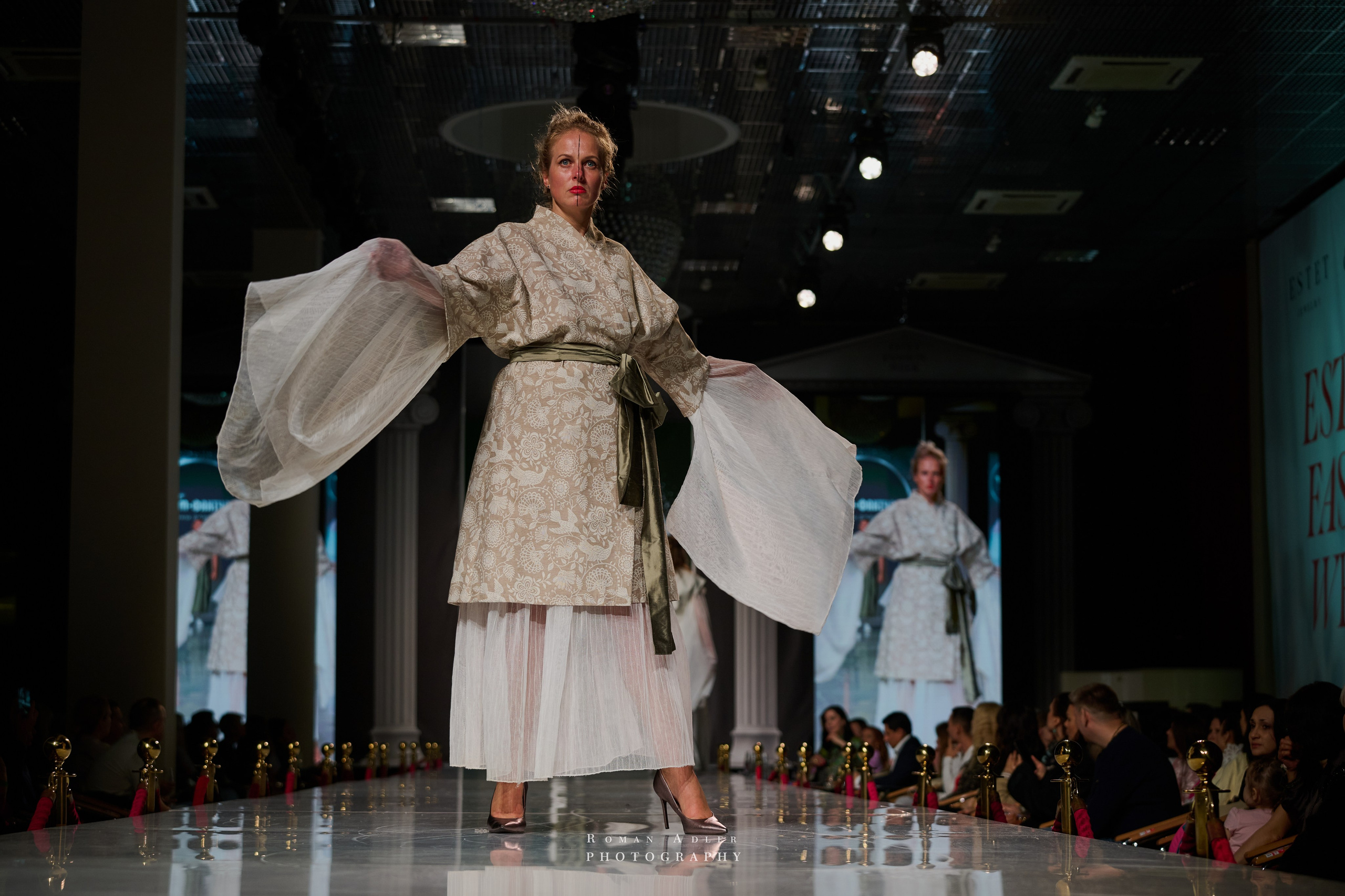 ESTET FASHION WEEK ВЕСНА — 2025. Фотограф Роман Адлер
