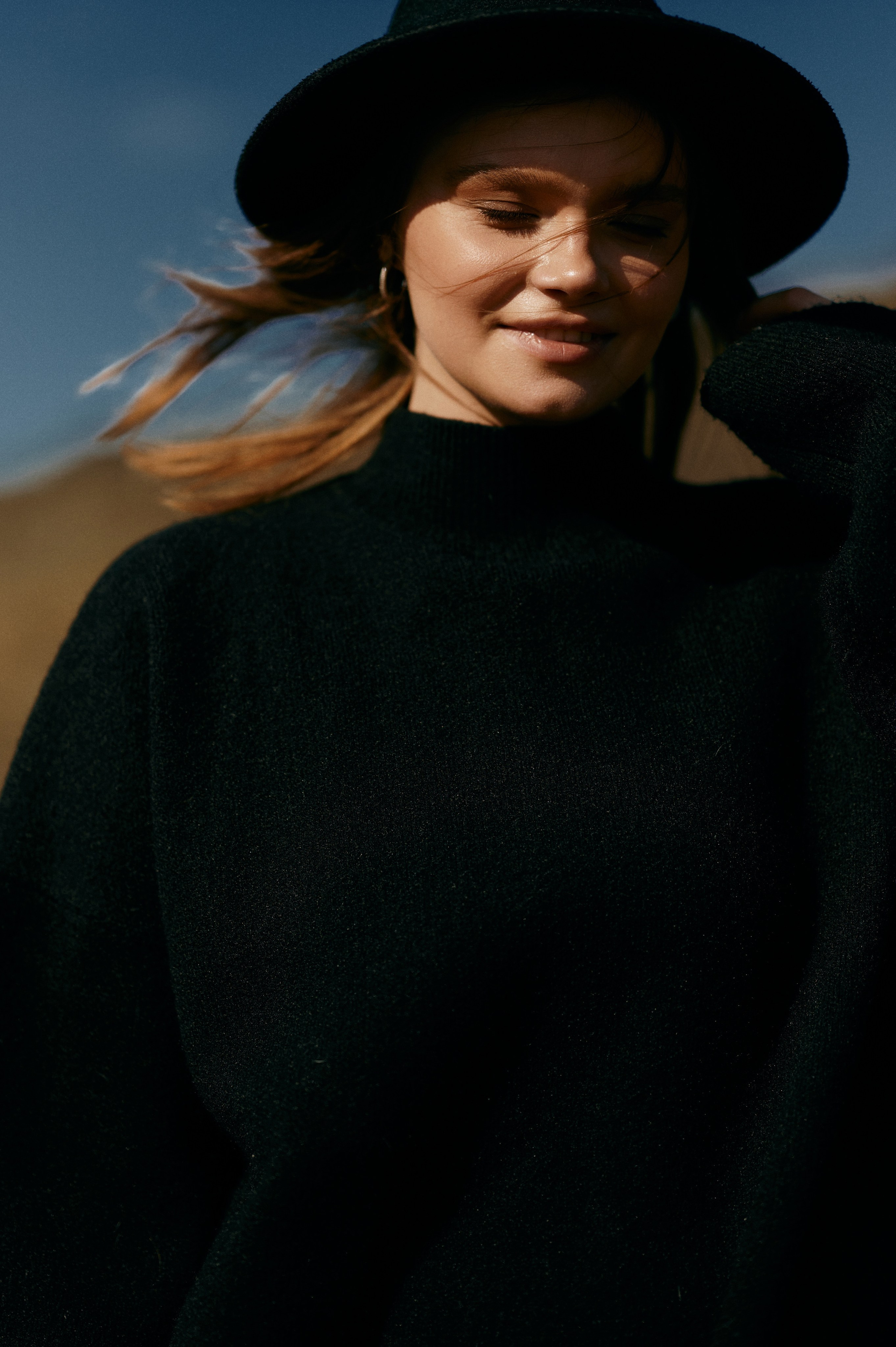 Контентная съёмка для бренда одежды на локации в Екатеринбурге