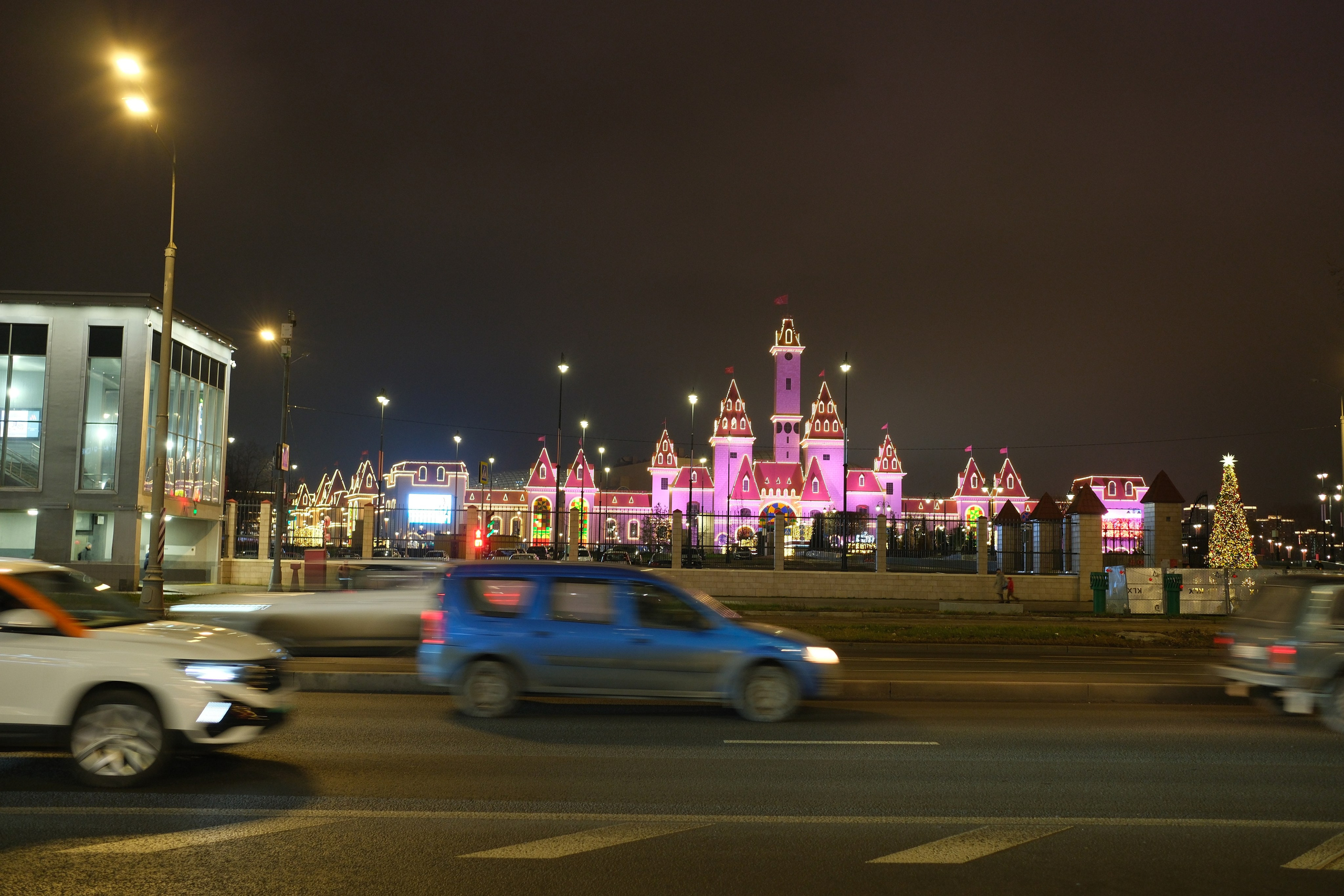 Улица, люди, жизнь…