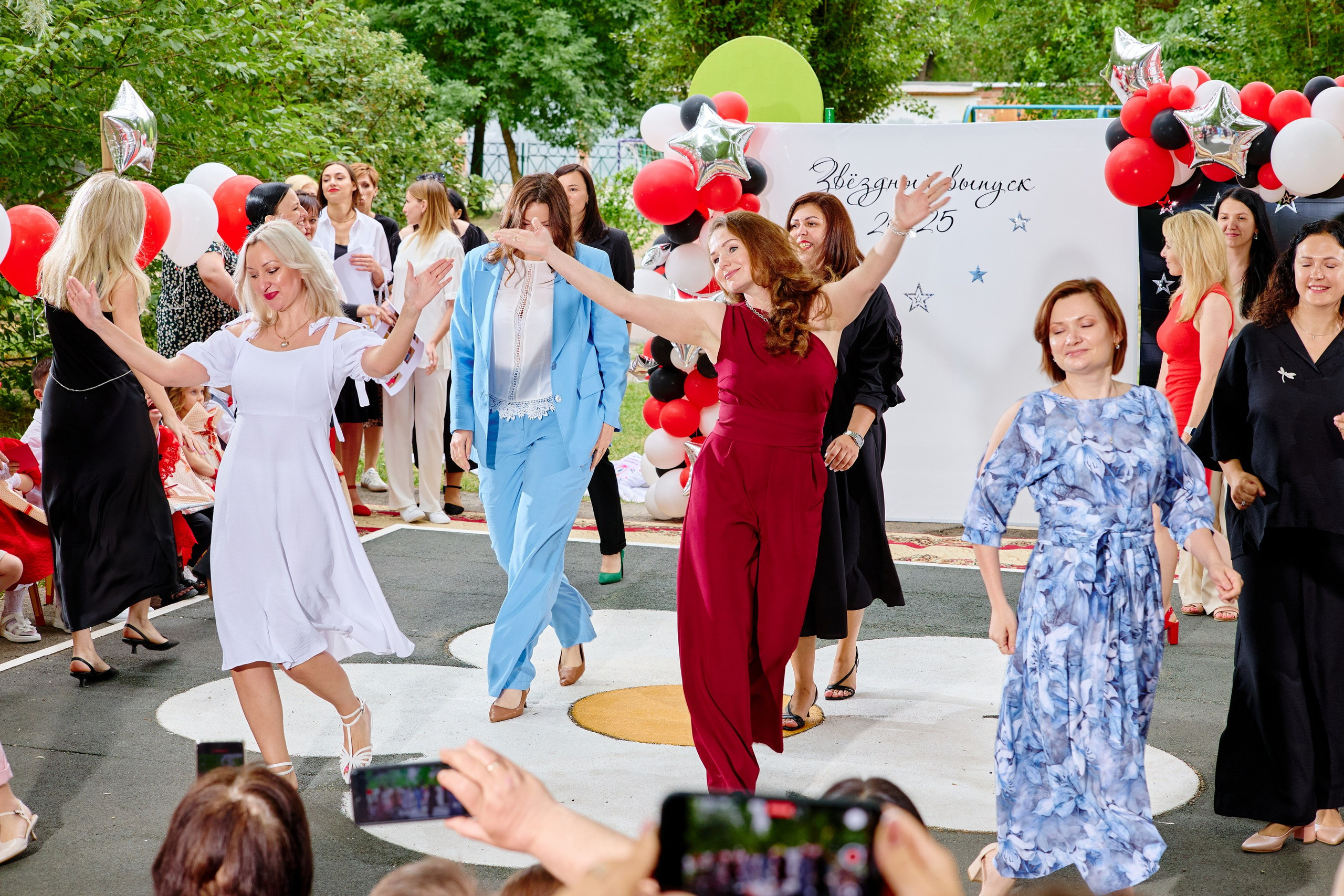 Выпускной 45 сад. Фотограф Выпускные альбомы Таганрог Сергей Коробченко