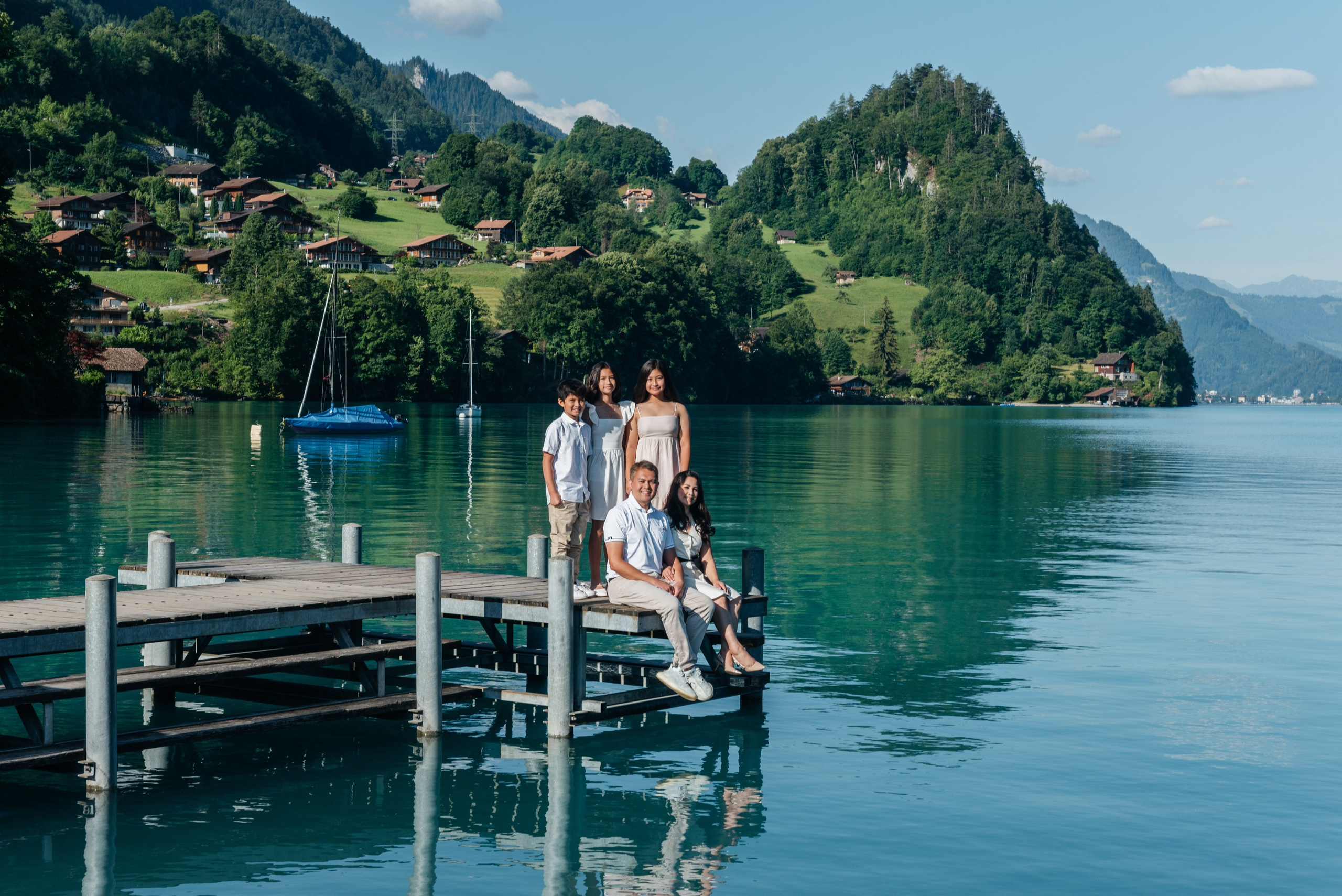 Jon, Michelle, Camille, Gabriel and Hannah (Iseltwald, Suisse). Photographe en Suisse et en Europe Anna Alekseenko