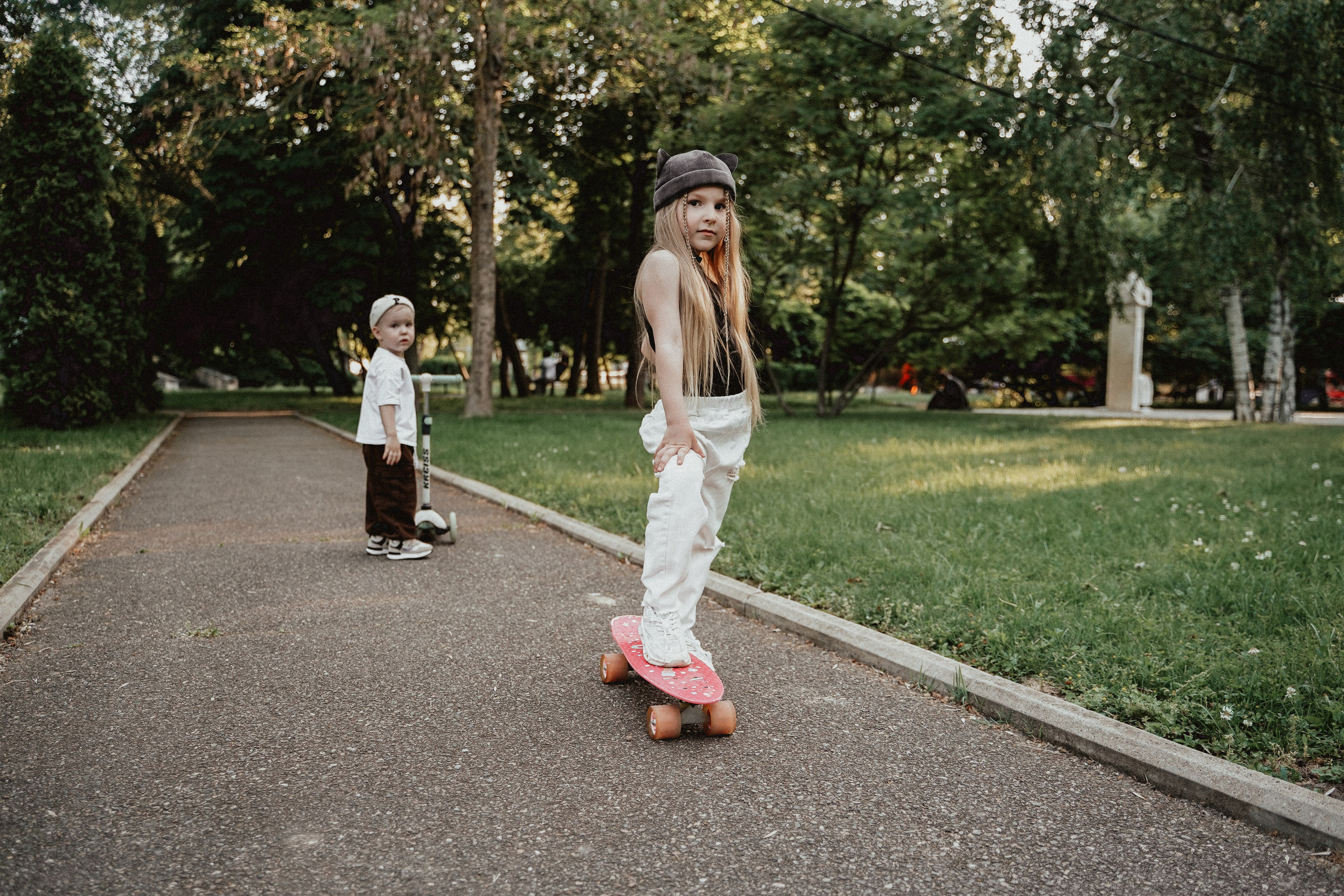 Семейная фотосессия со скейтом и самокатом. Семейный и женский фотограф в Краснодаре Анастасия Приймак