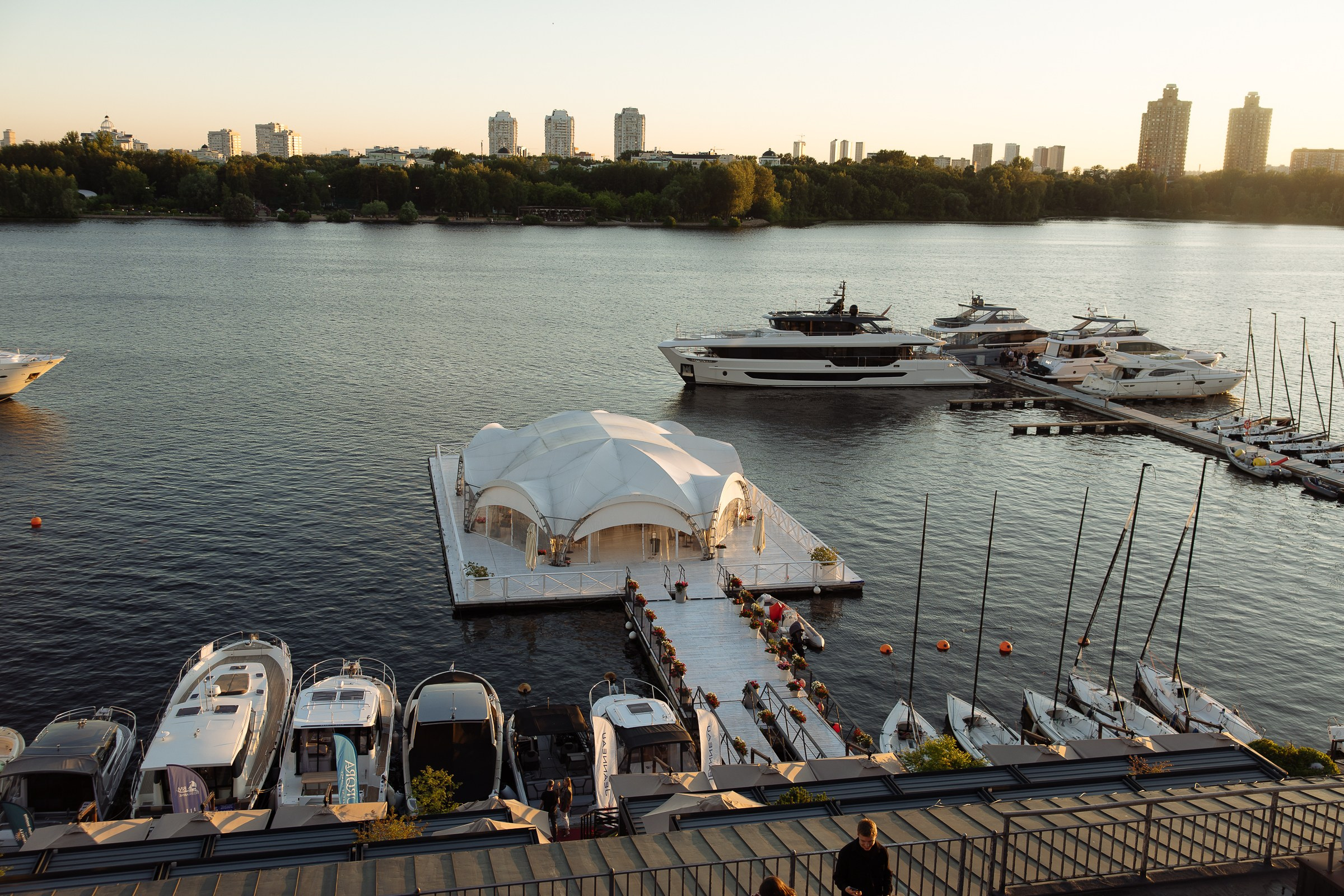 Выставка яхт и катеров. Ryal Yacht Club. Фотограф в Москве