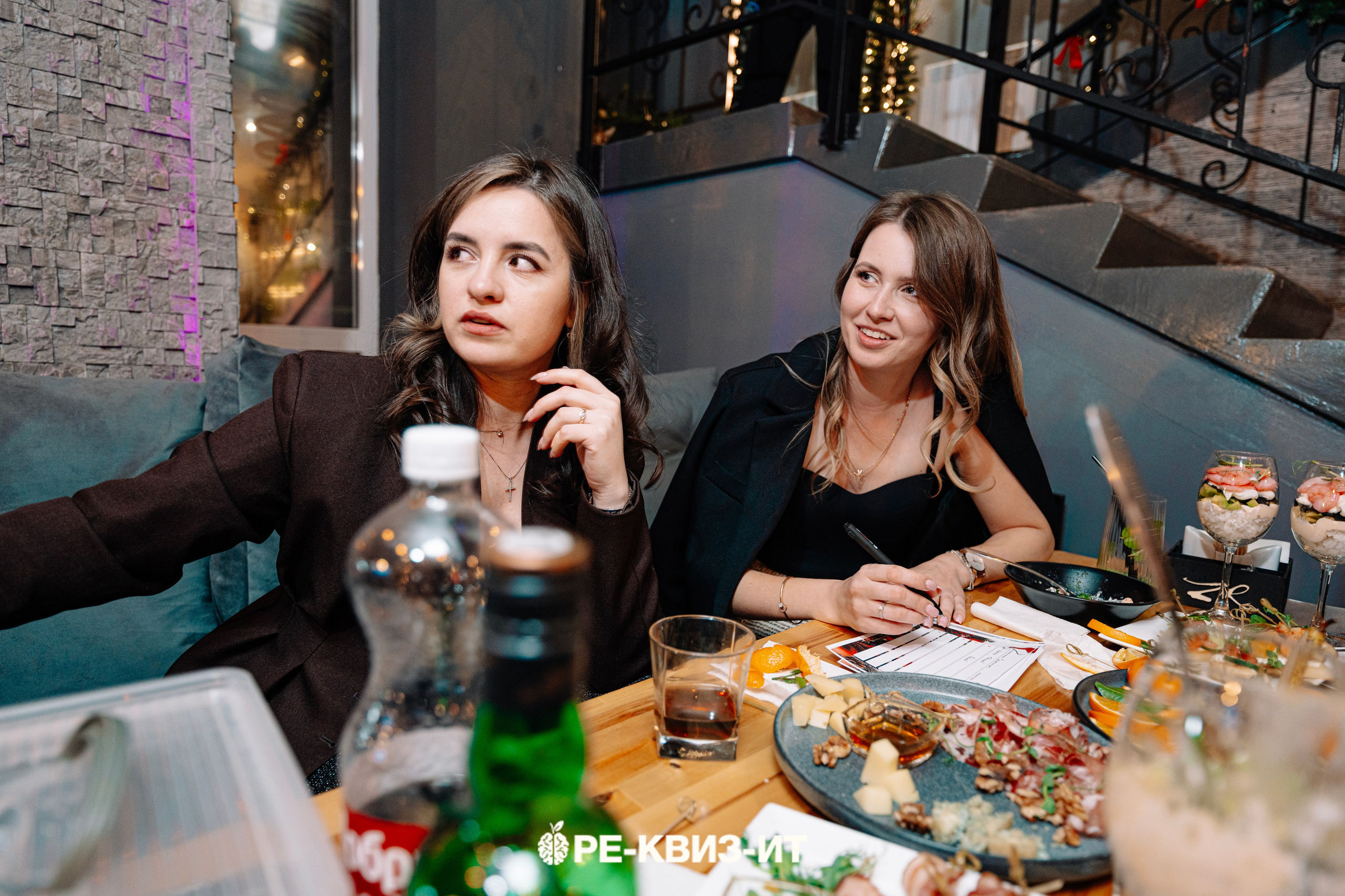 Реквизит — квиз в Зеленодольске и Волжске ZR cafe. Свадебный фотограф в Казани, и Зеленодольске Радик Мухаметов