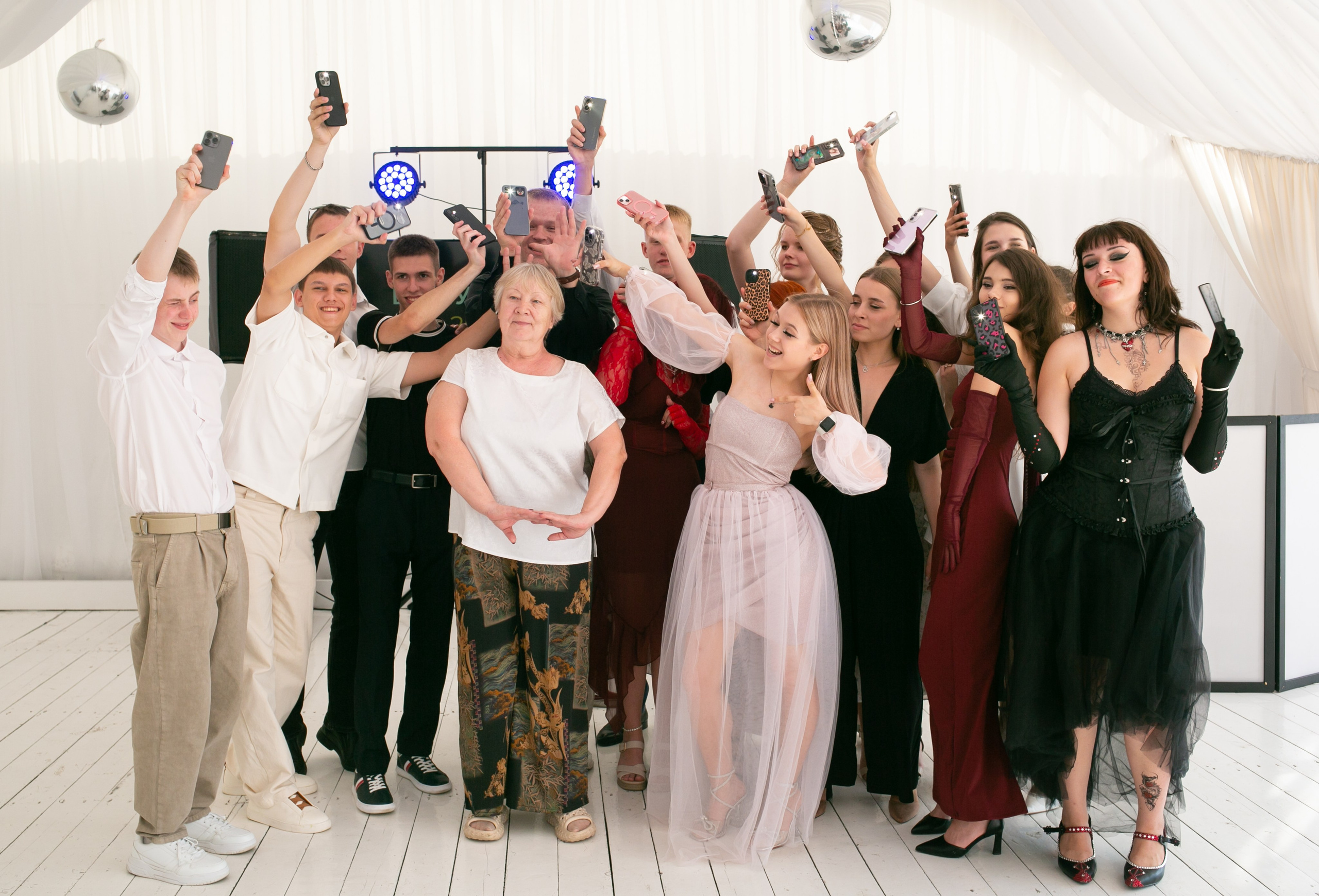 Выпускные и Утренники. Фотограф новорожденных и семейный фотограф НСО г. Бердск Марина Львова