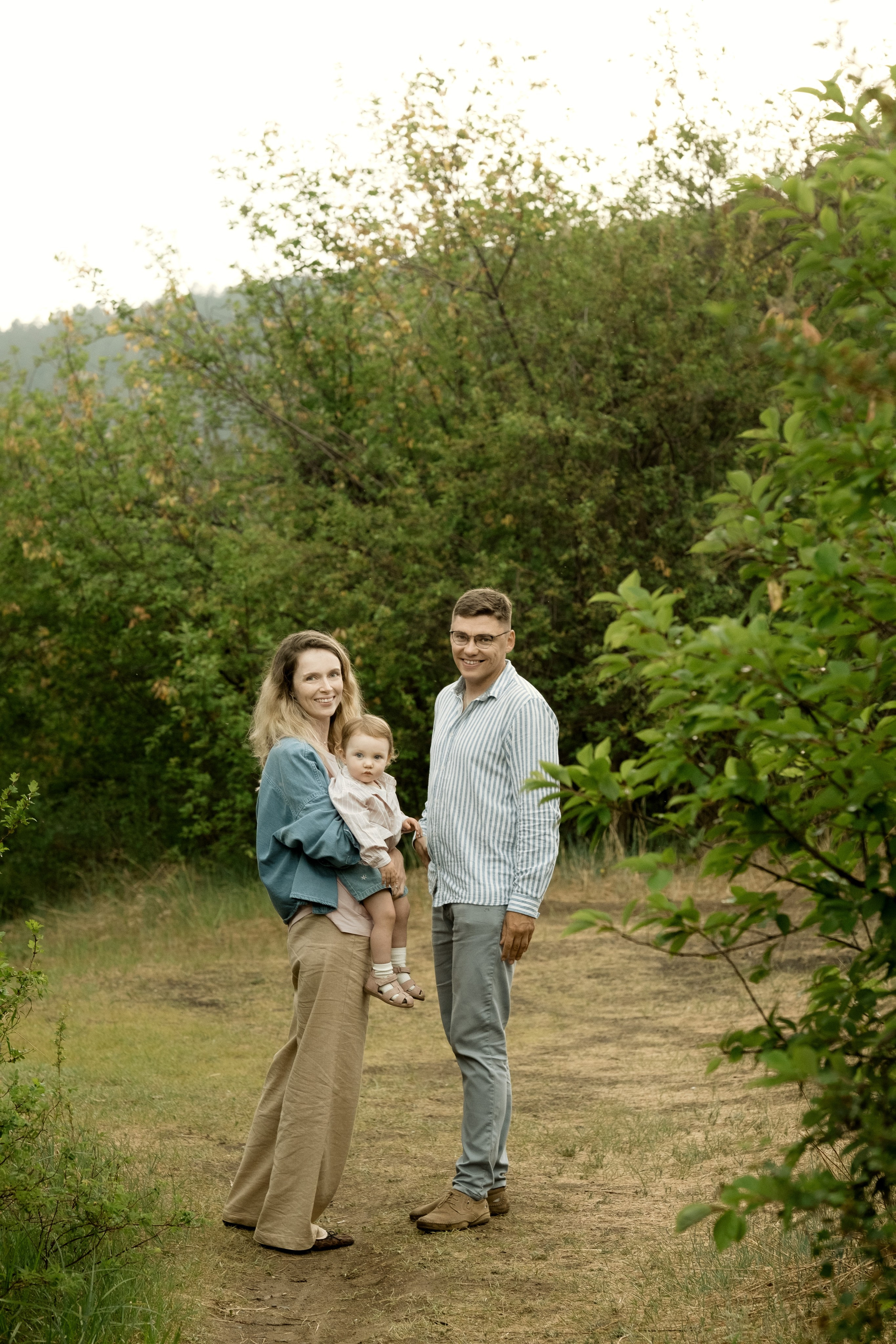Семейная фотосессия на природе. Портретный фотограф в Чите Анна Камратова. Помогу Вам создать историю, в которой Вы — главный герой!