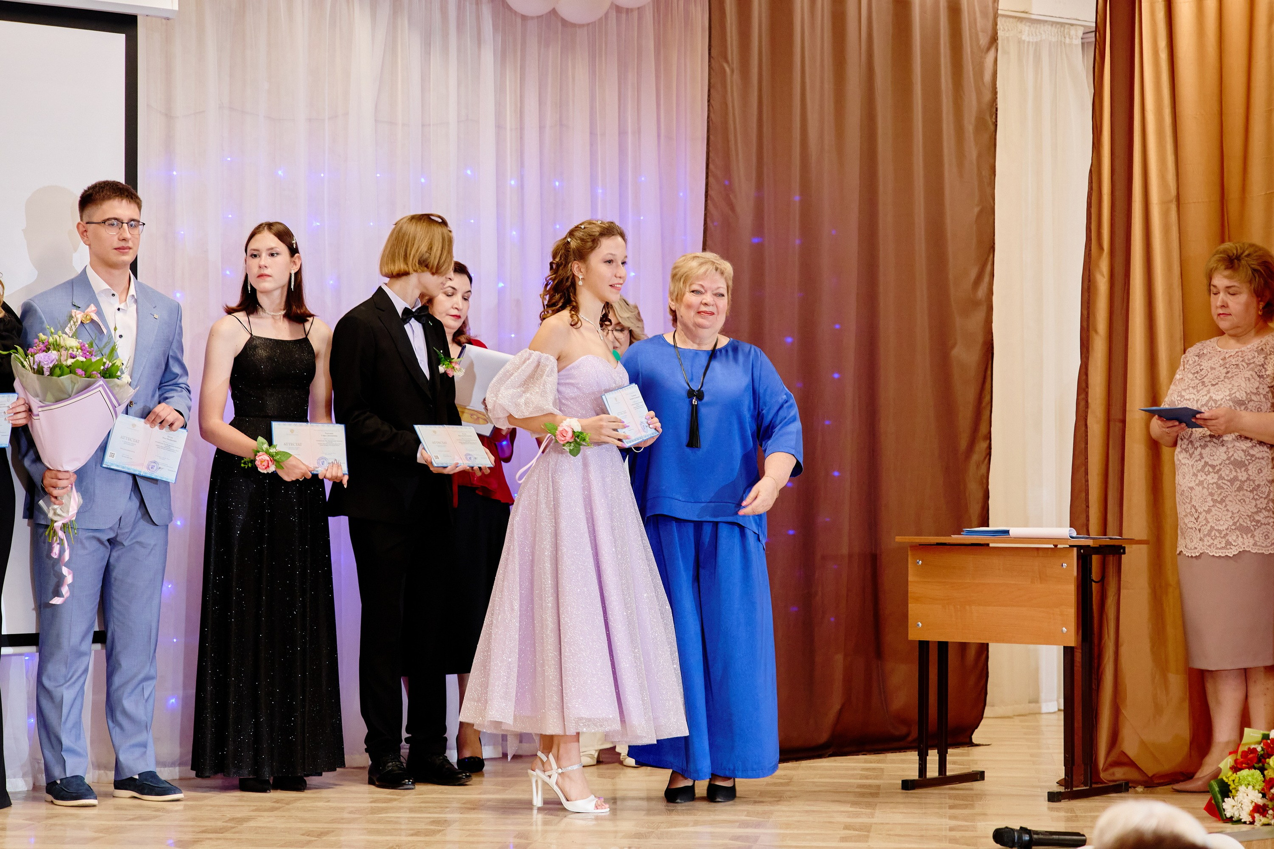 Выпускной 35 Сош. Фотограф Выпускные альбомы Таганрог Сергей Коробченко