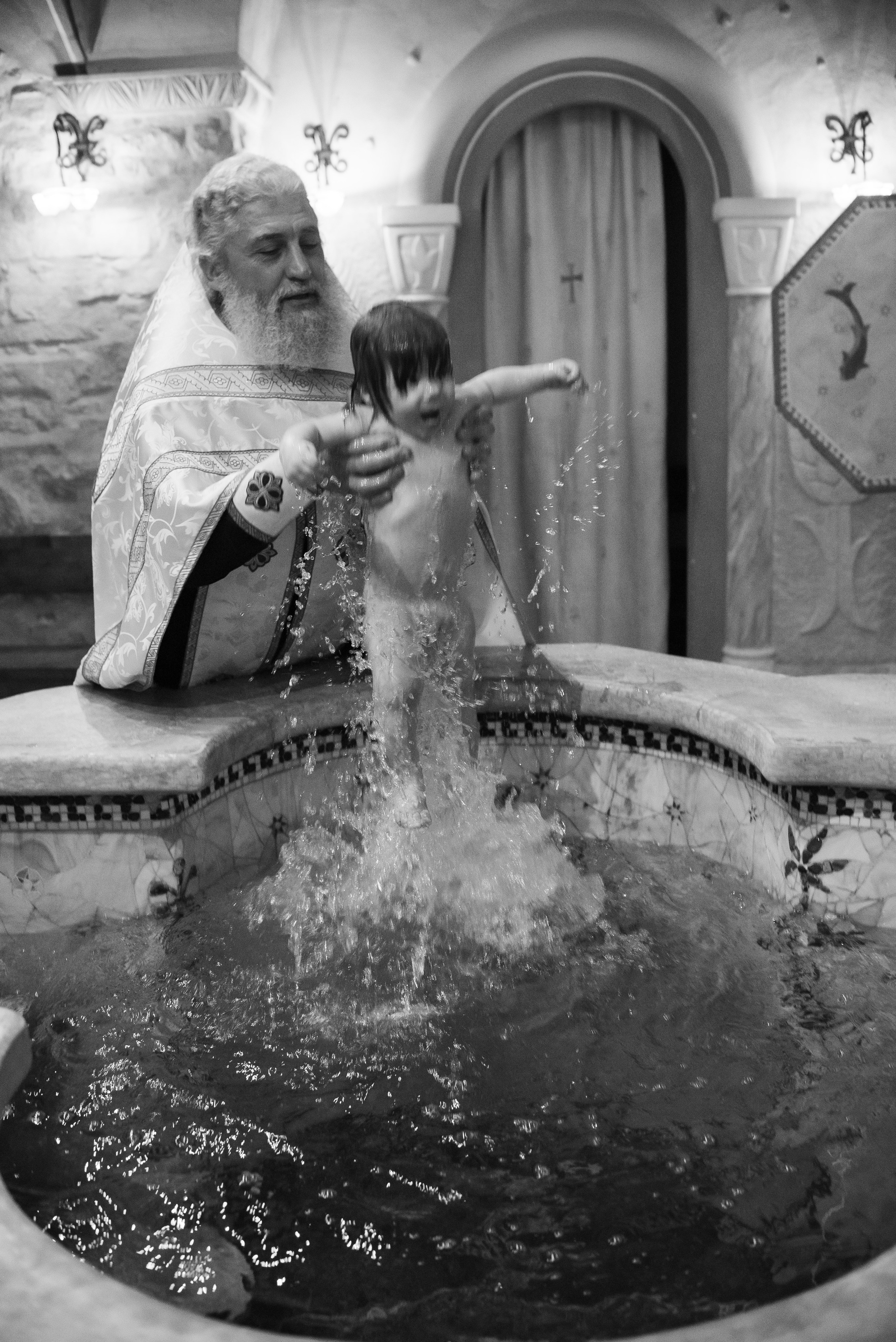 Крещение Василисы в Свято-Елисаветинском монастыре. Семейный фотограф на выписку из роддома и крещение Минск Настя Гришук