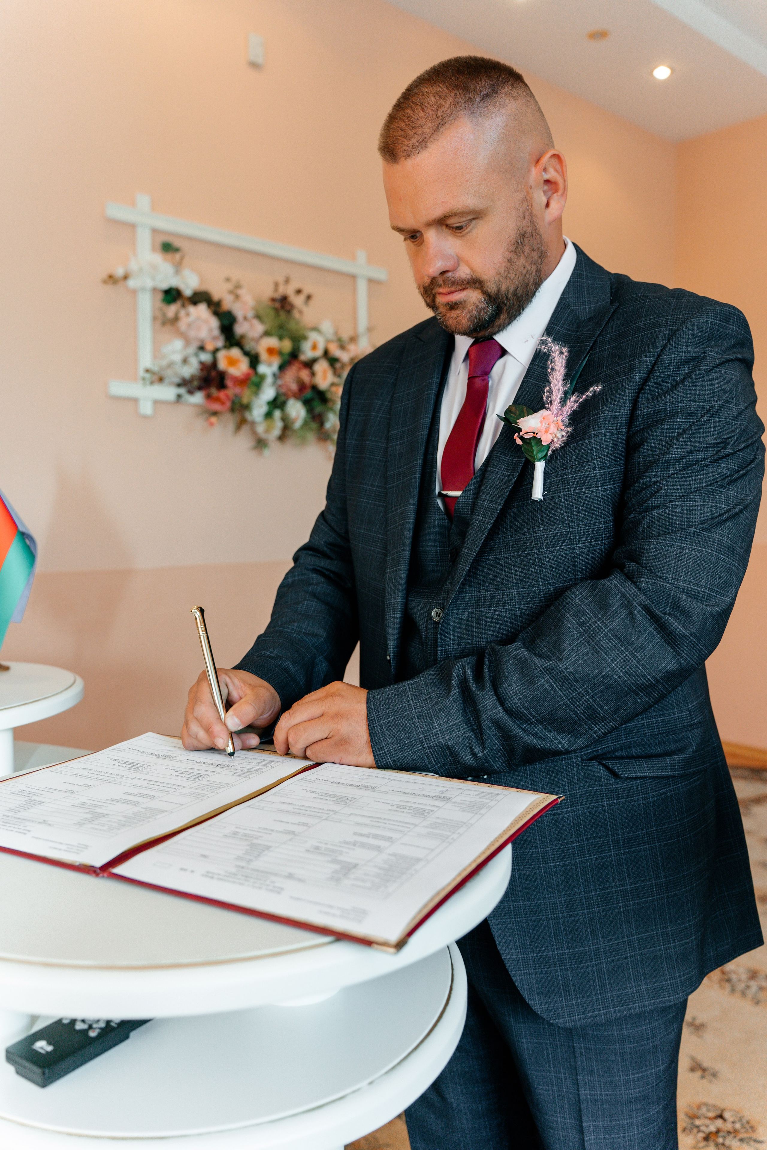 ЗАГС Партизанского района (малый зал). Ваш семейный фотограф в Минске — Вика Трегубова