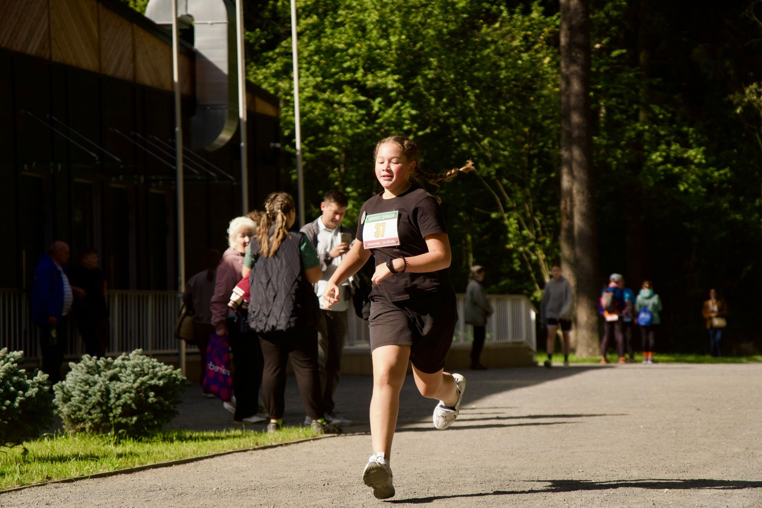 Забег в парке «Дубки». Кафе «БЕЛКА НАШЕПТАЛА». Ну оооочень концептуальное кафе
