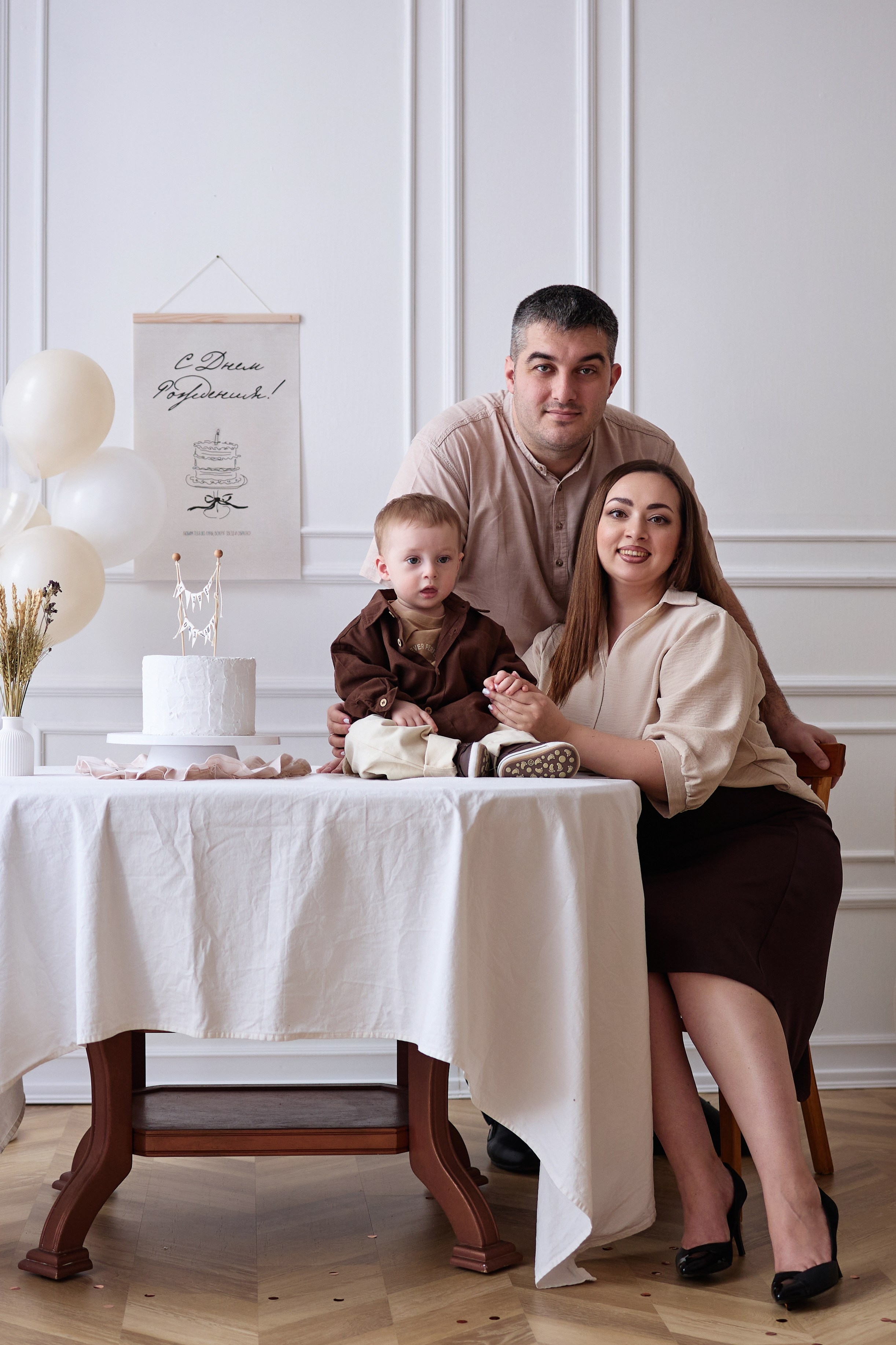 День рождения. Фотостудия Roomy в Краснодаре | Семейные и детские съёмки дней рождения от 1 до 5 лет, аренда зала фотостудии