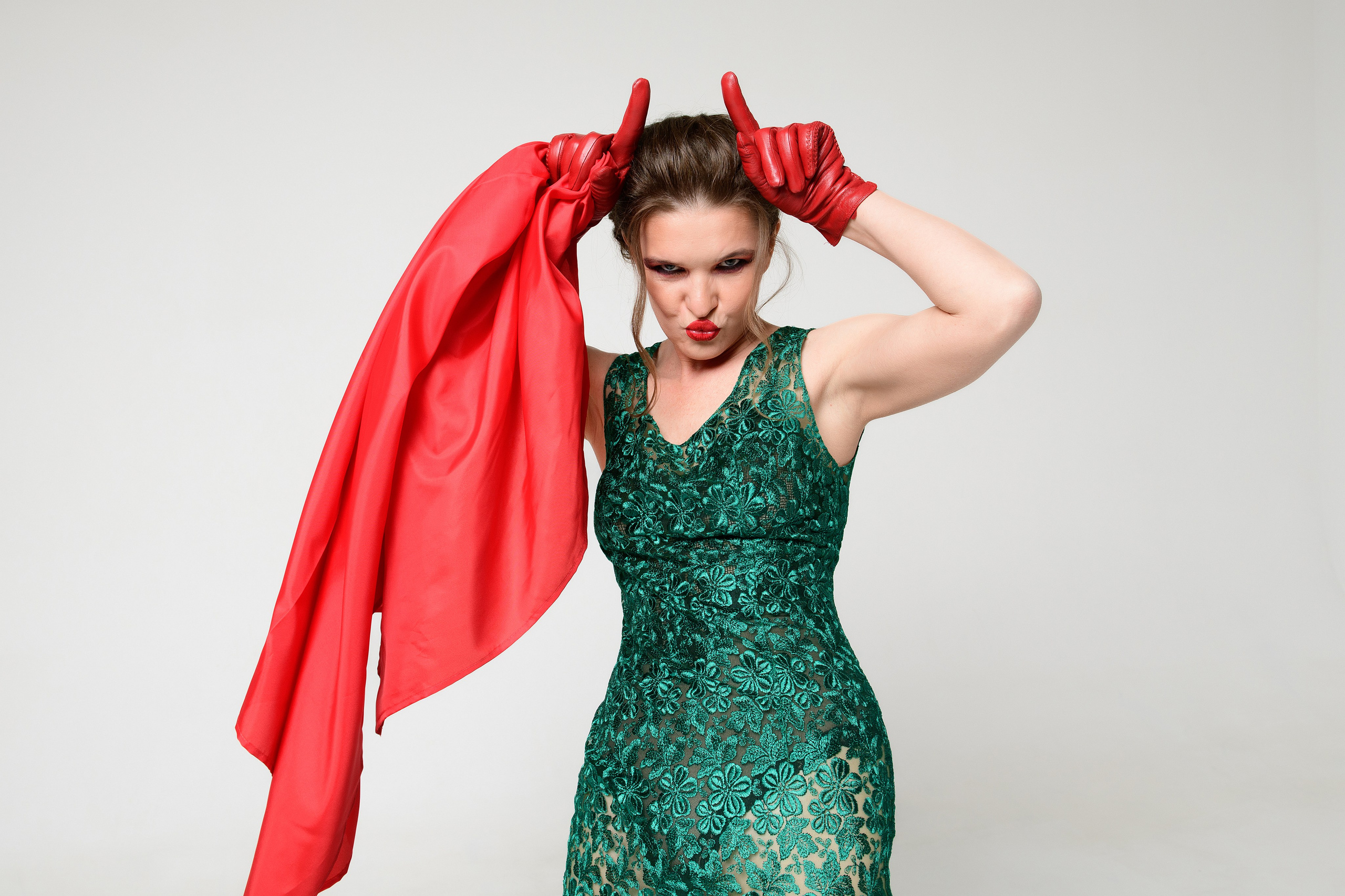 Женский портрет в стиле фэшн. Организация и проведение фотосъемок в Санкт-Петербурге. Фотограф Смирягин Илья