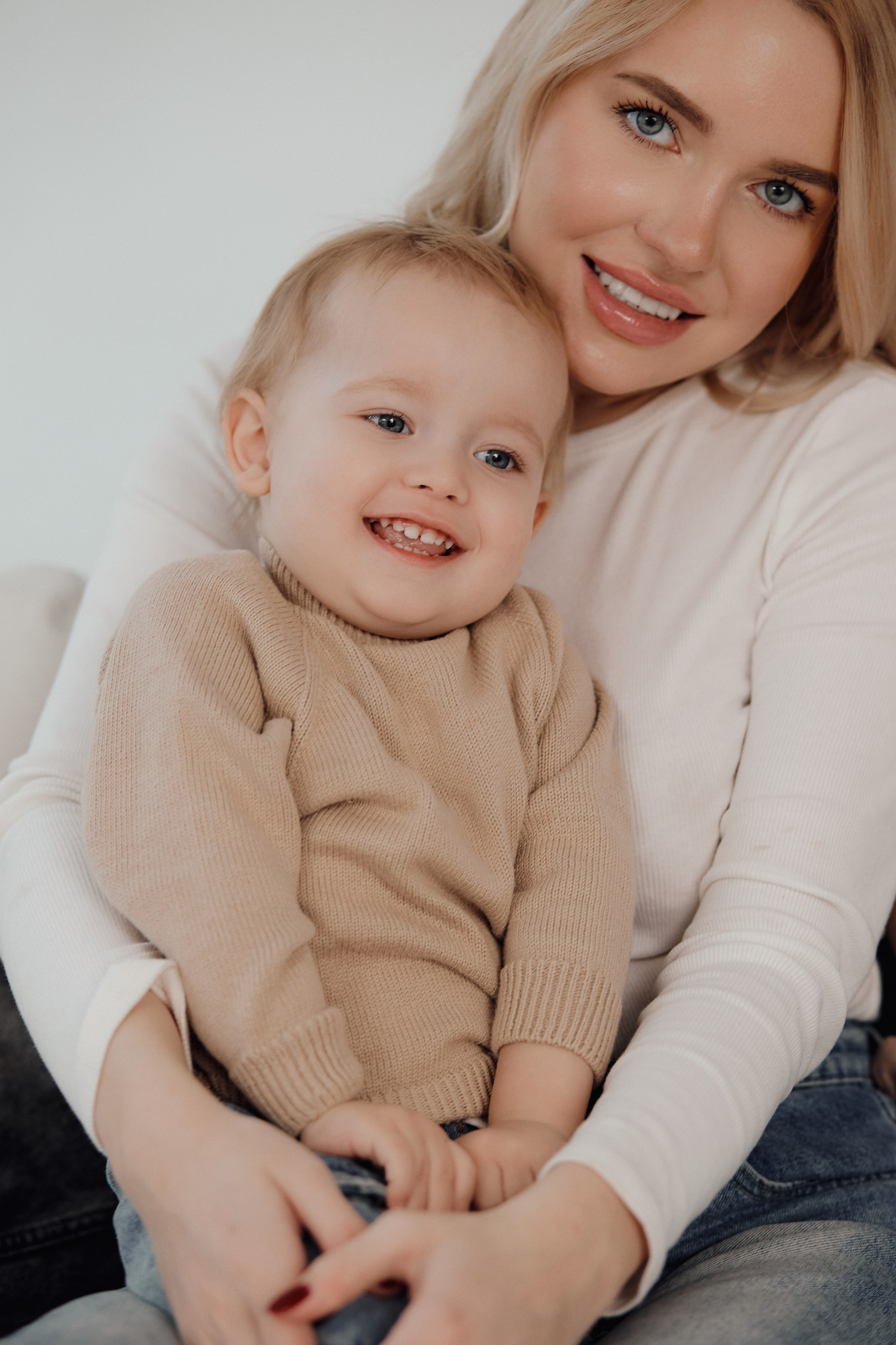 Кирилл, Ксения, Степан и Макарик. Свадебный фотограф Чайковский