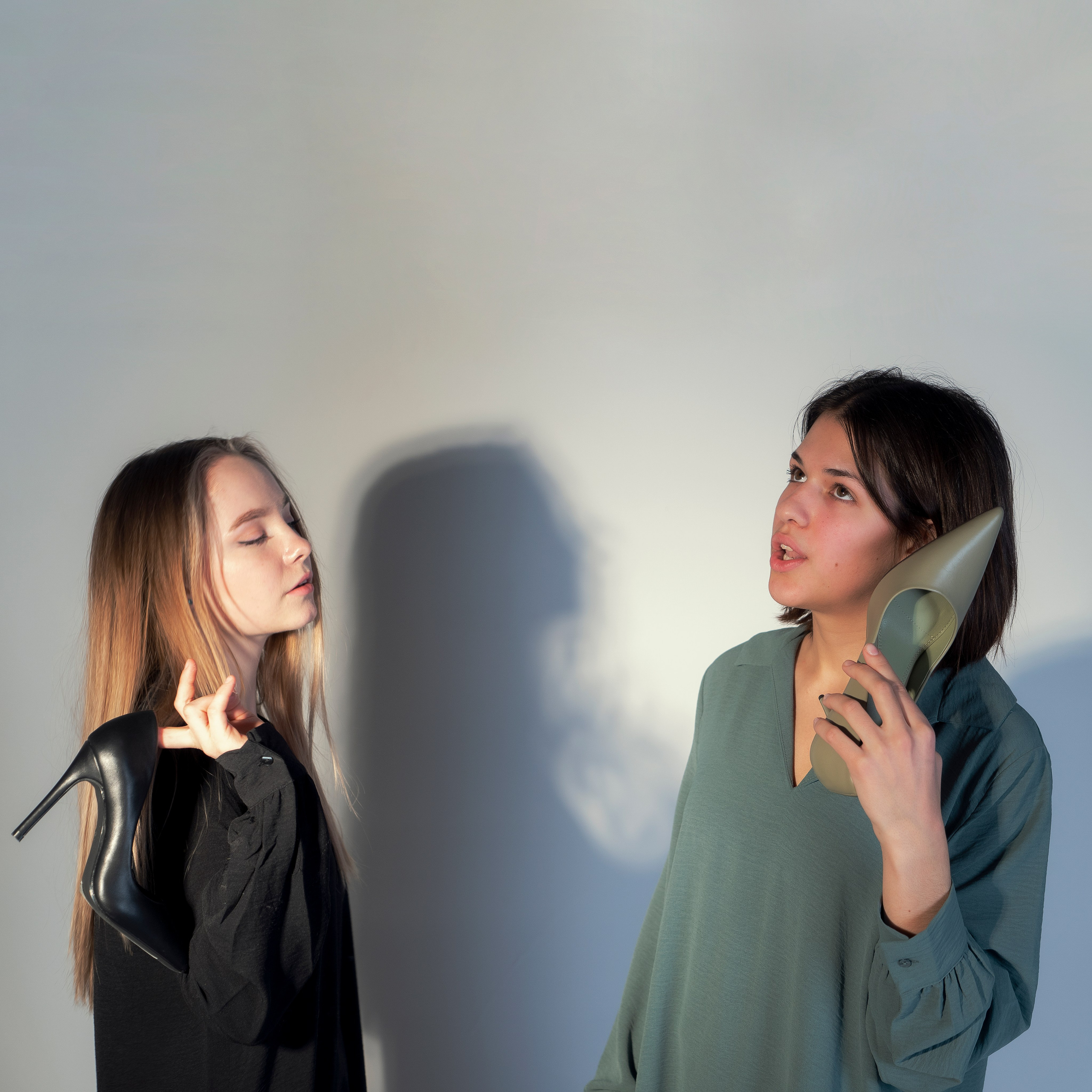 Соня и Мира. Портрет. Главная