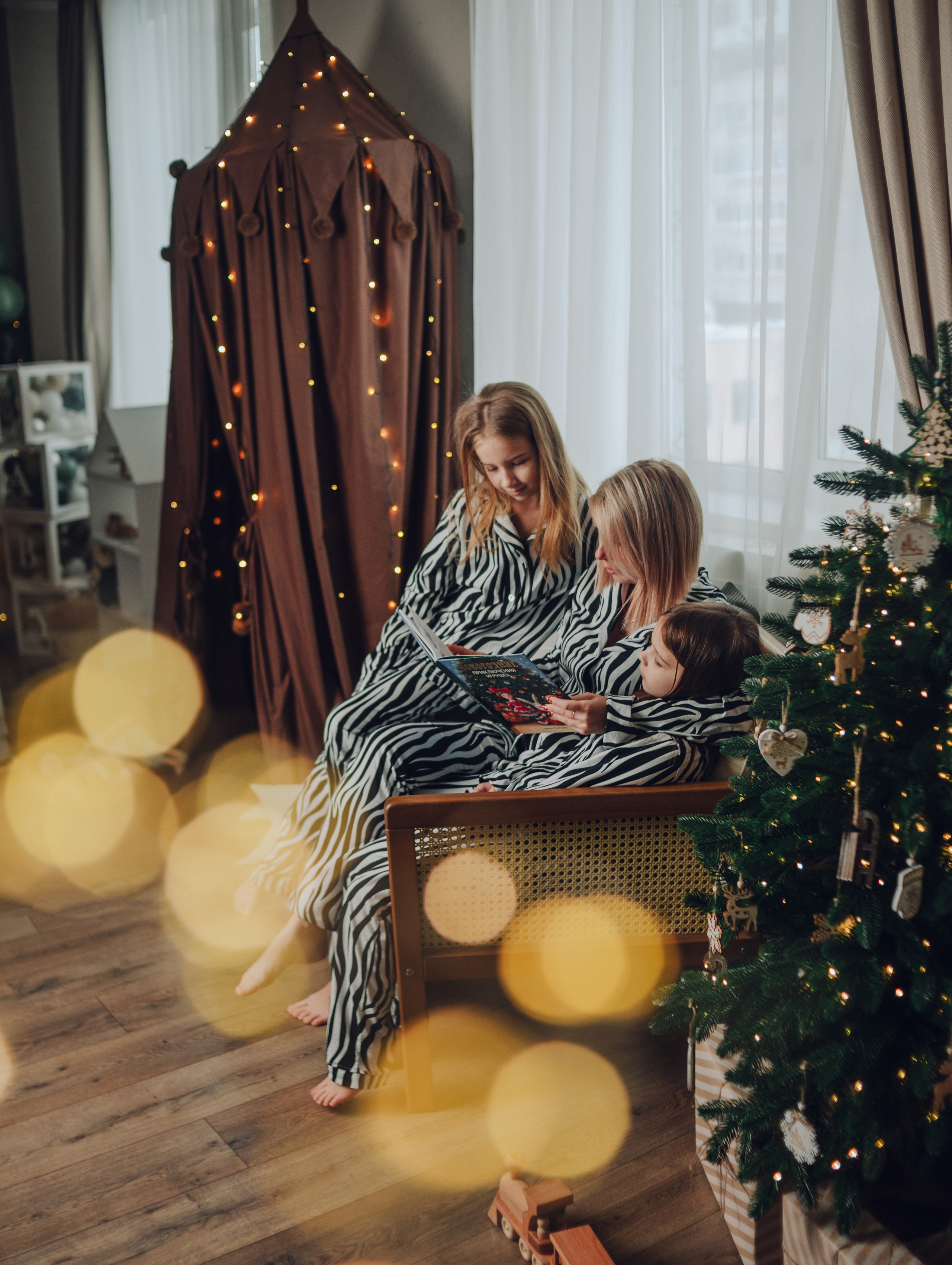 Оля и ее доченьки. Фотограф Брянск