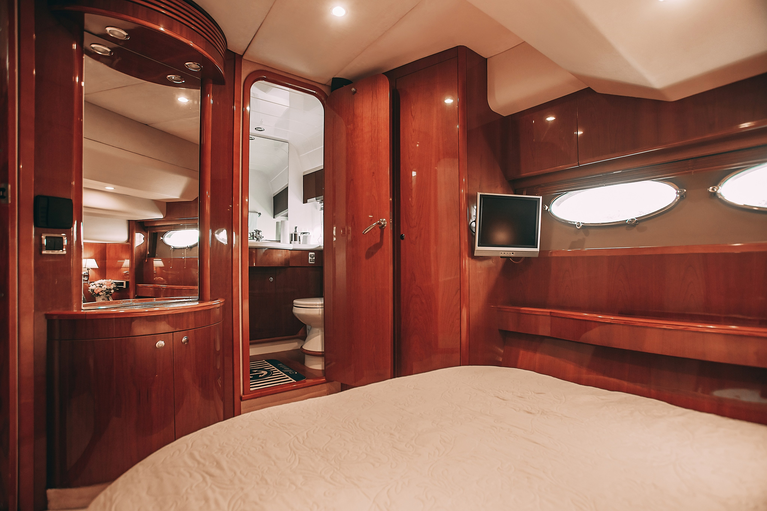 Яхта Princess 57 Esperanza. SPB Rent Boats|аренда катеров и теплоходов