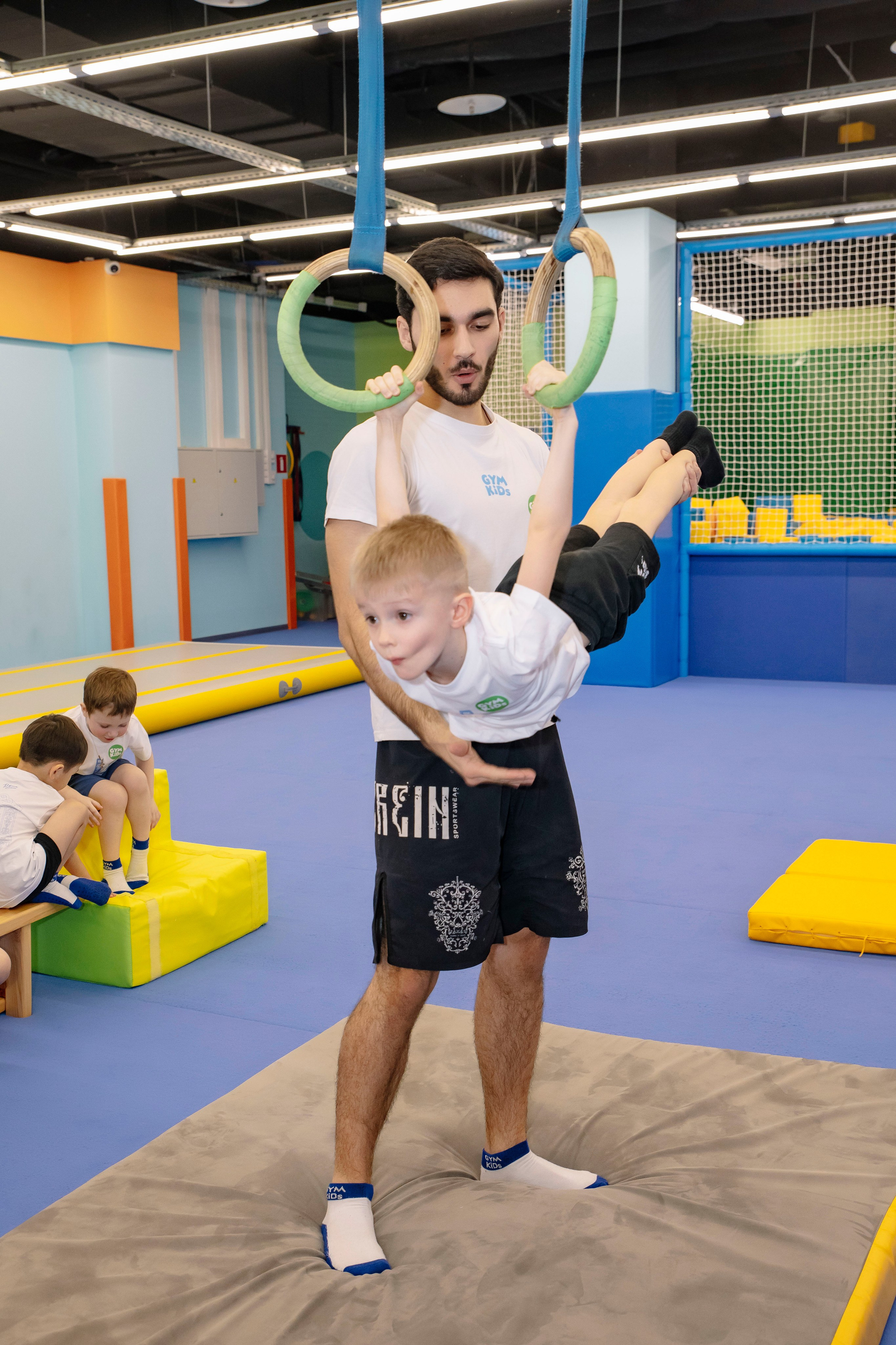 Соревнования по гимнастике в Gymkids Чертаново. Профессиональный фотограф в Москве | Заказать фотосессию и съемку