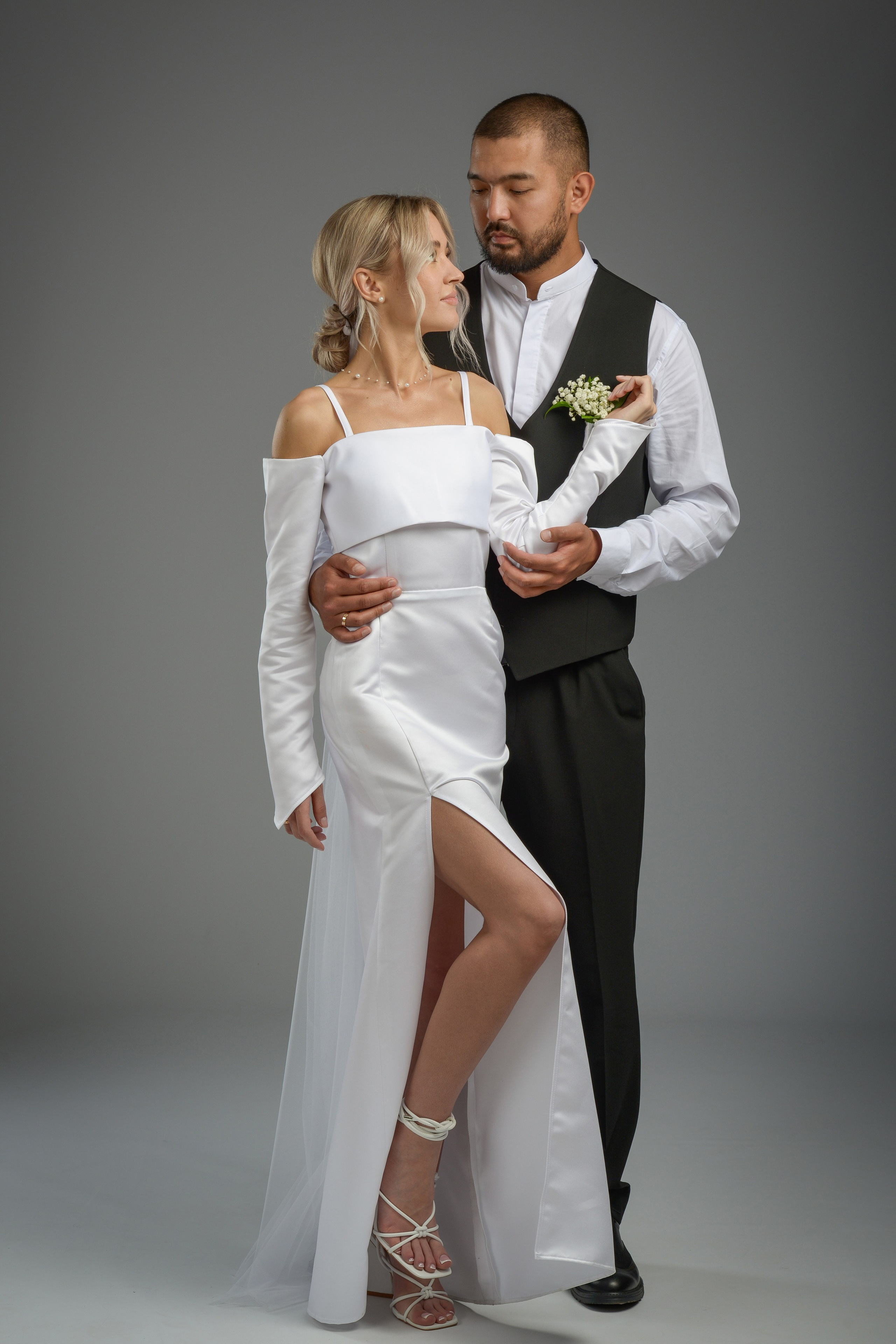 Студийная съемка свадебной пары. Татьяна Гойда портретный и семейный фотограф Ленск. Выпускные альбомы