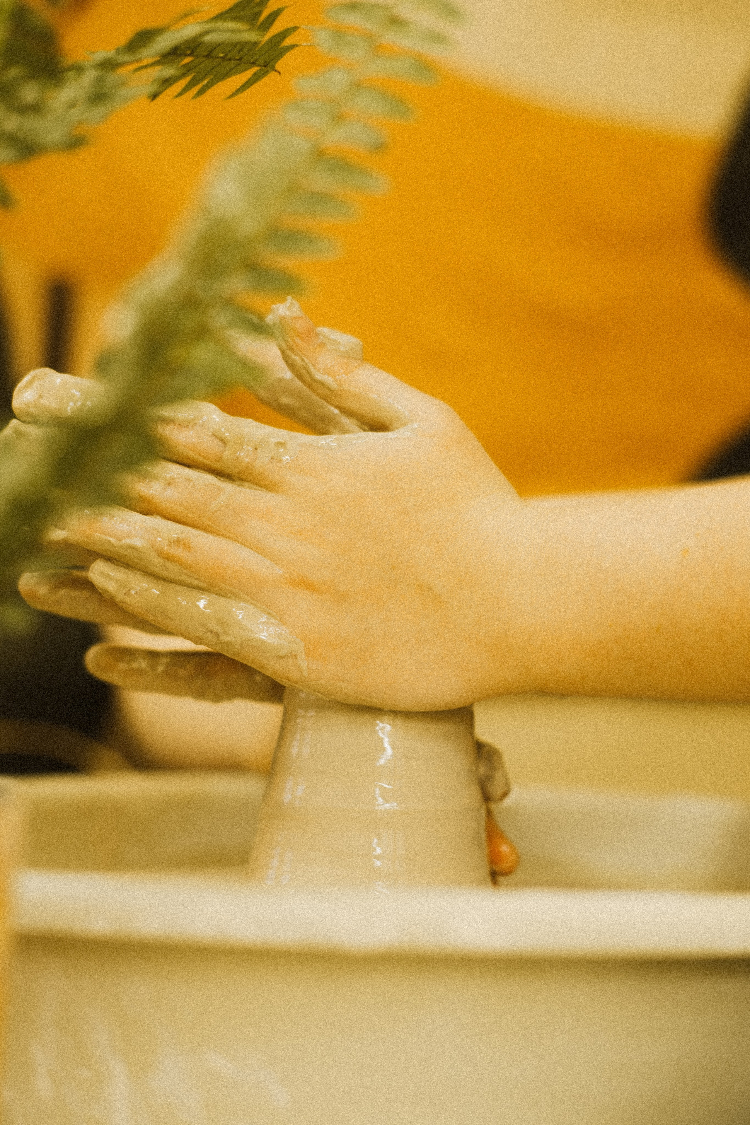 Контент для студии керамики «Flowers & Chill». Коммерческий и Портретный Фотограф Симферополь Крым Максим Махо