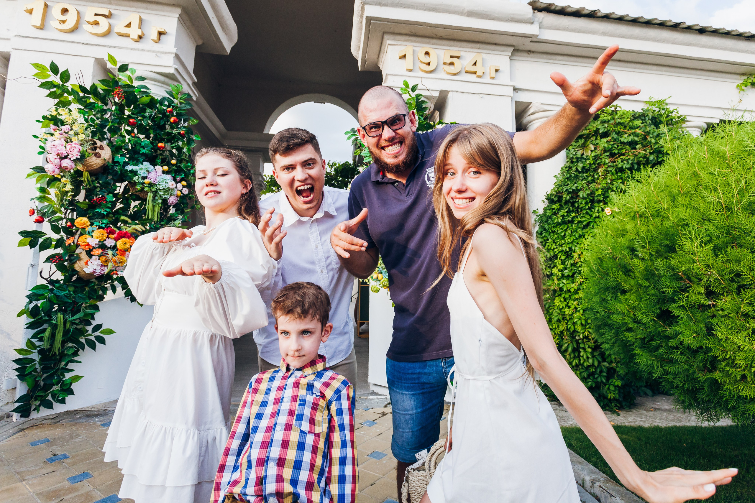 День рождение в уютном ресторане. Фотограф Денис Денисов