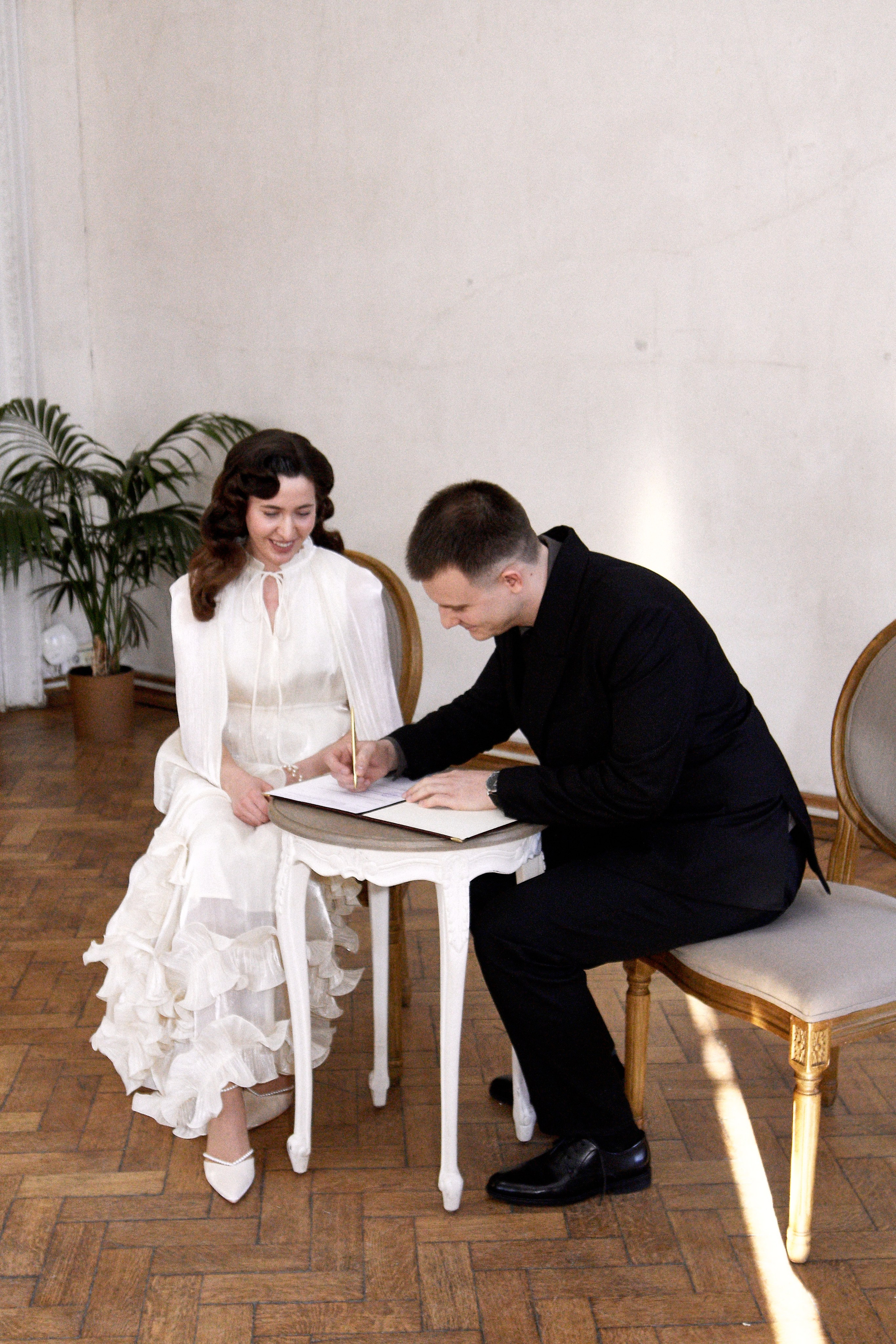 Торжественное бракосочетание в библиотеке им. Пушкина. Свадебный фотограф в Москве Приятелева Ангелина