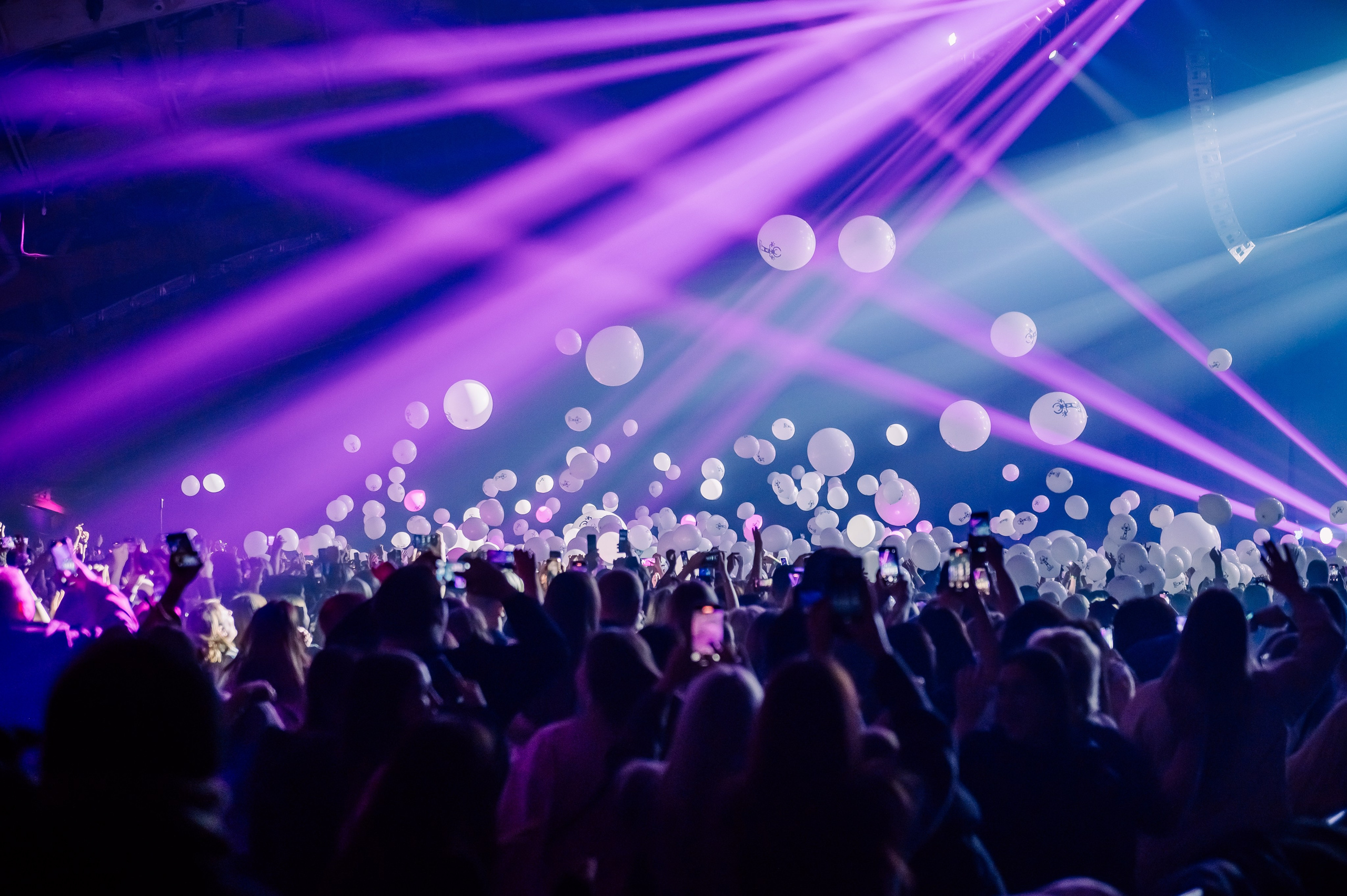 Руки вверх в Ледовом Дворце 15.11.2025. Детский фотограф, семейный фотограф и репортажи в Кемерово