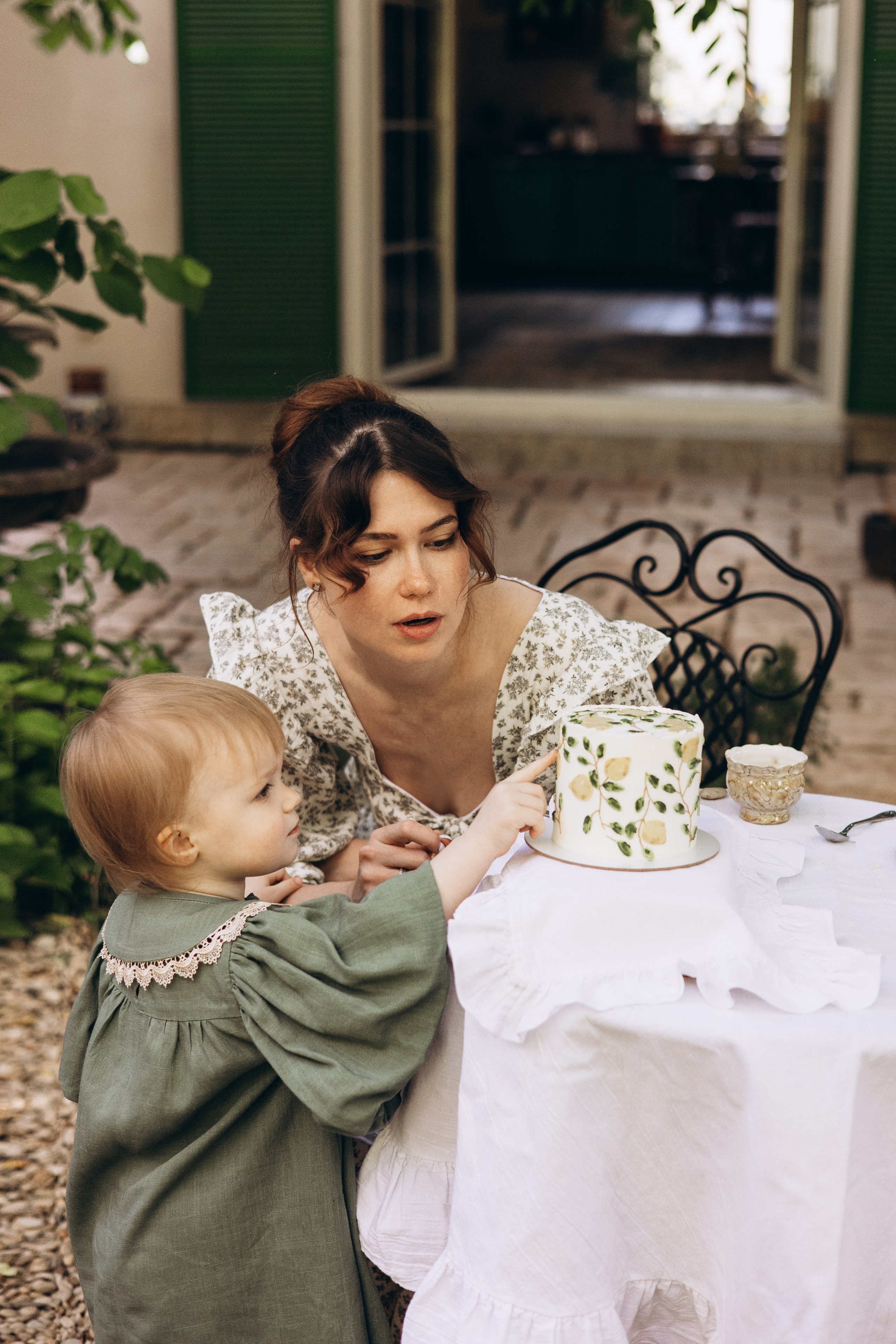 Художницы Настя и Тонечка в Villa Rossa. Семейный фотограф в Москве Марина Петра