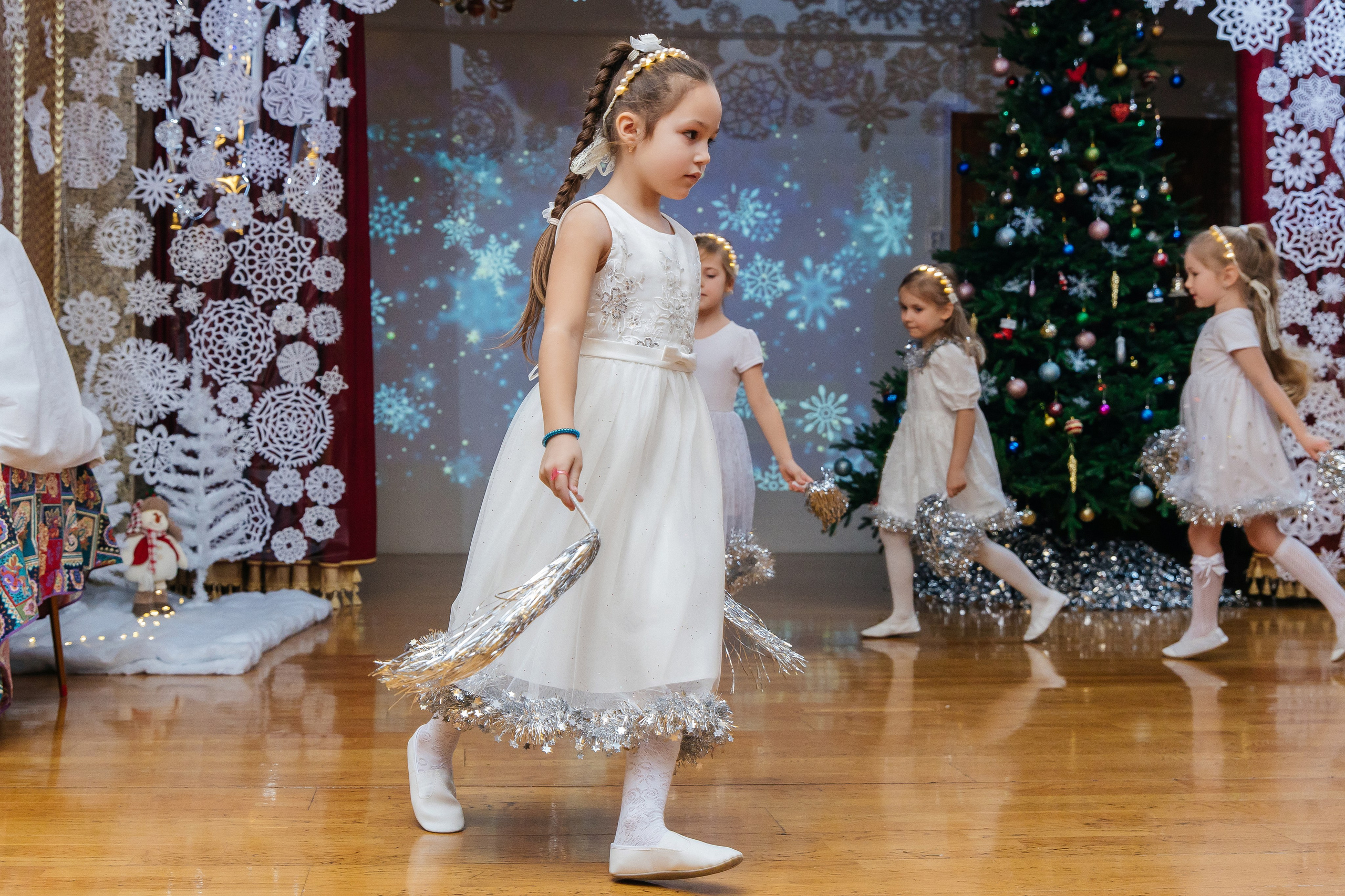 Детский сад № 93 — Утренник (20.12.2024). Свадебный и семейный фотограф Крамар Наталья