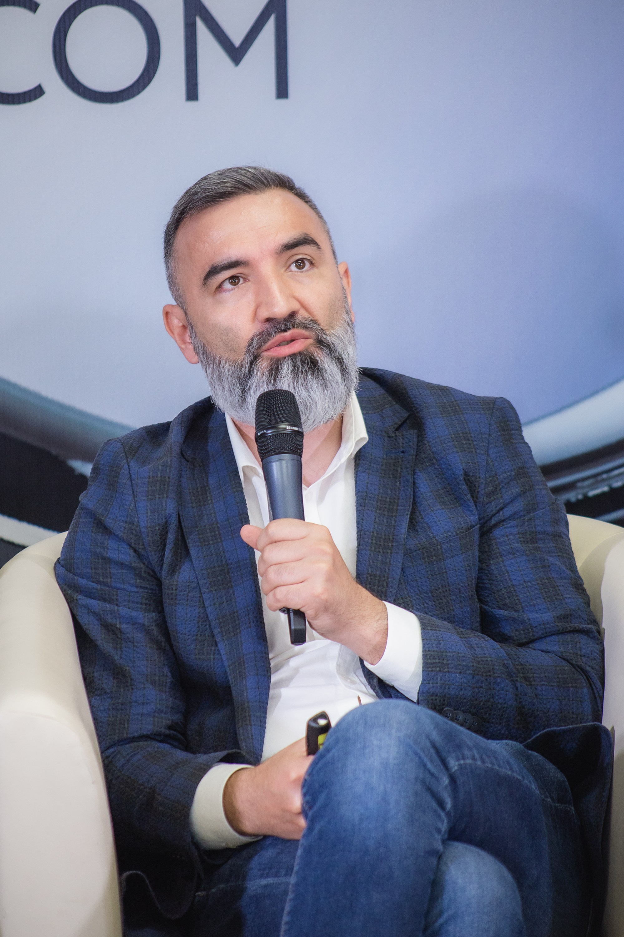 Репортаж с конференции GMC в Перми – фотографии. Репортажный фотограф в Перми Денис Голдобин