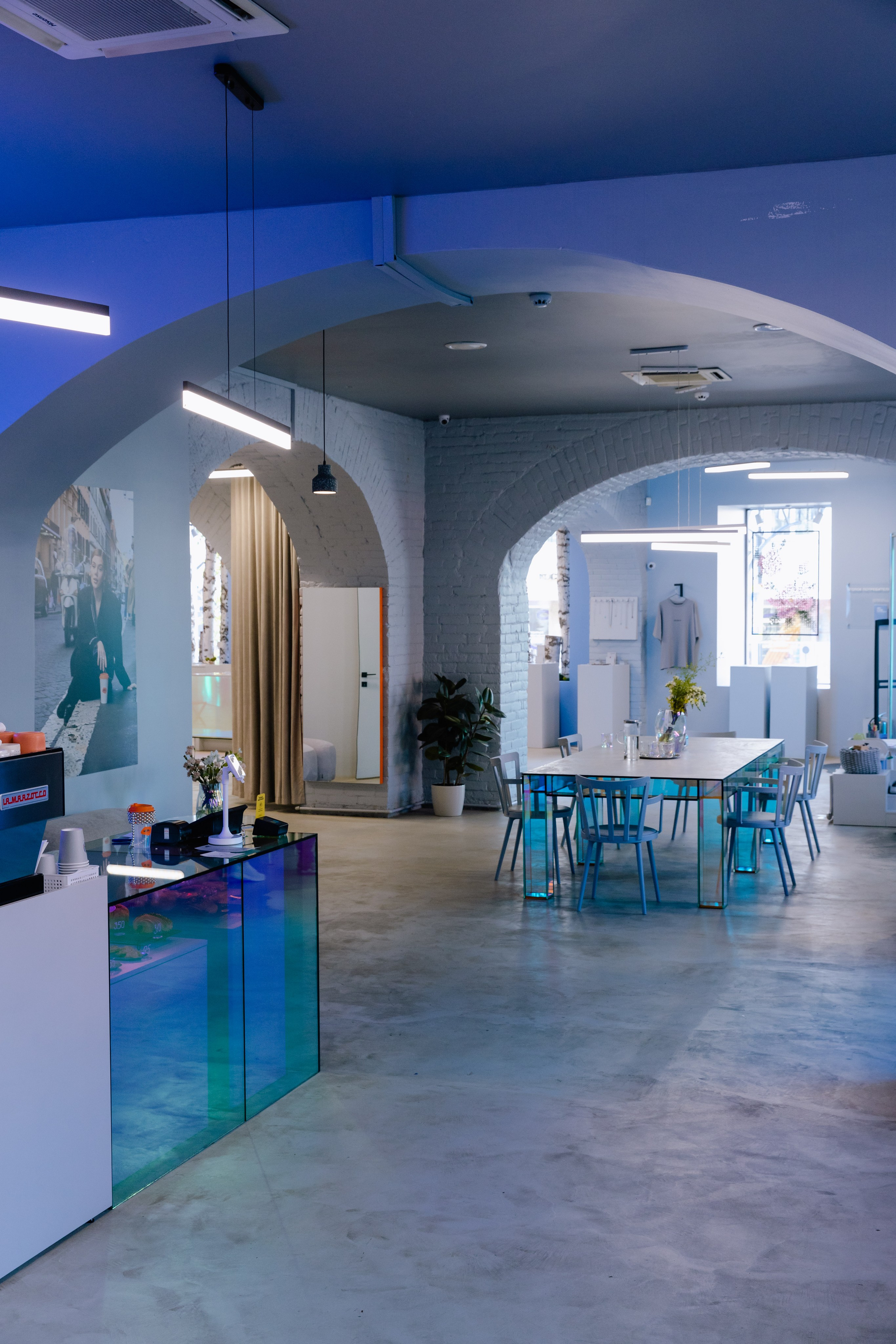 SBLESKOM ​Ювелирный салон Томск Ленина, 72. ГУДРУМ — Мебель на заказ в Томске | Кухни | Шкафы | Стулья и Столы