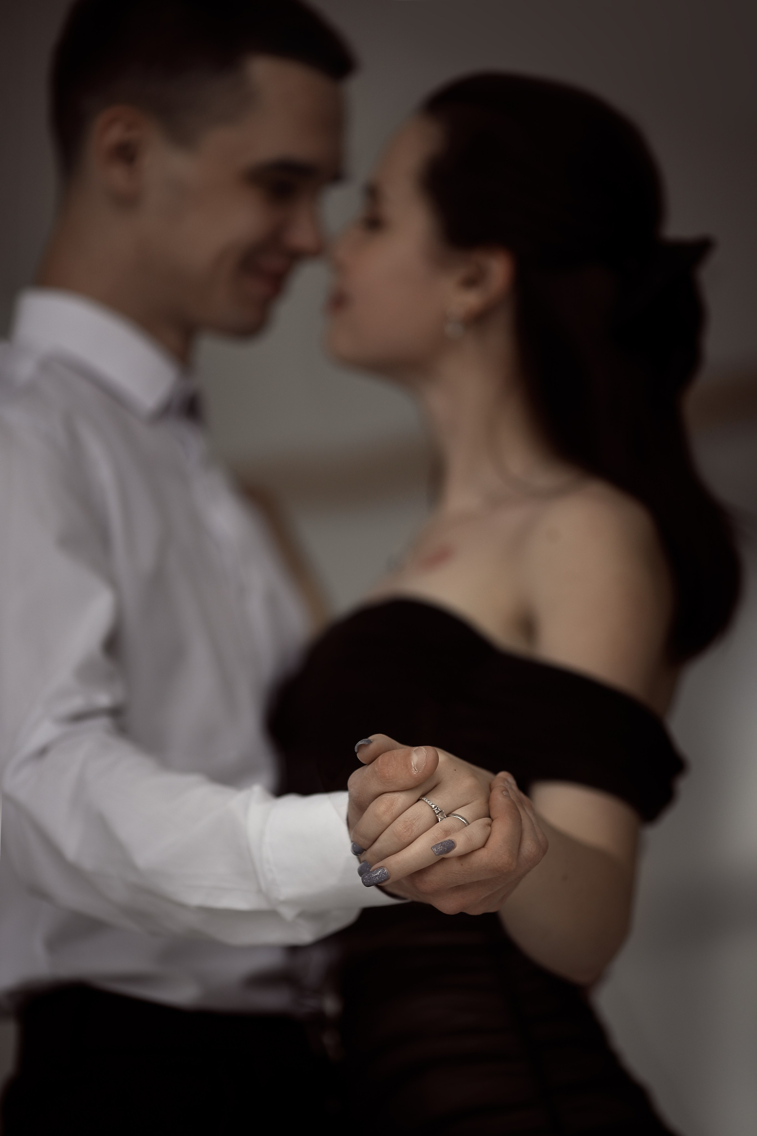 Стильная студийная фотосессия для влюбленных пар в Москве. Профессиональный фотограф в Москве. Елена Шуваева