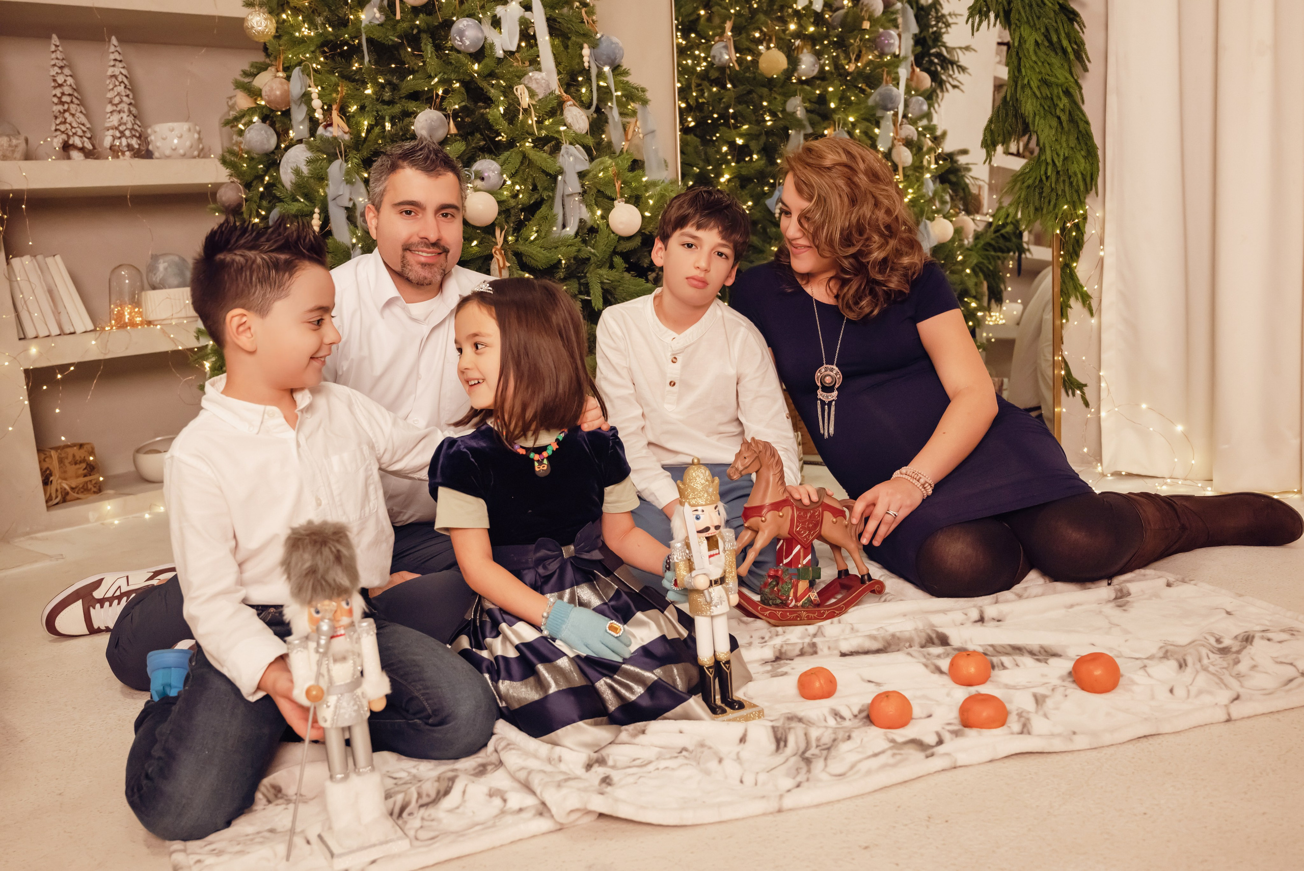 New Year's photo shoot. Family Photographer in Toronto — Natural Family & Lifestyle Photography | Khorosheva Irina
