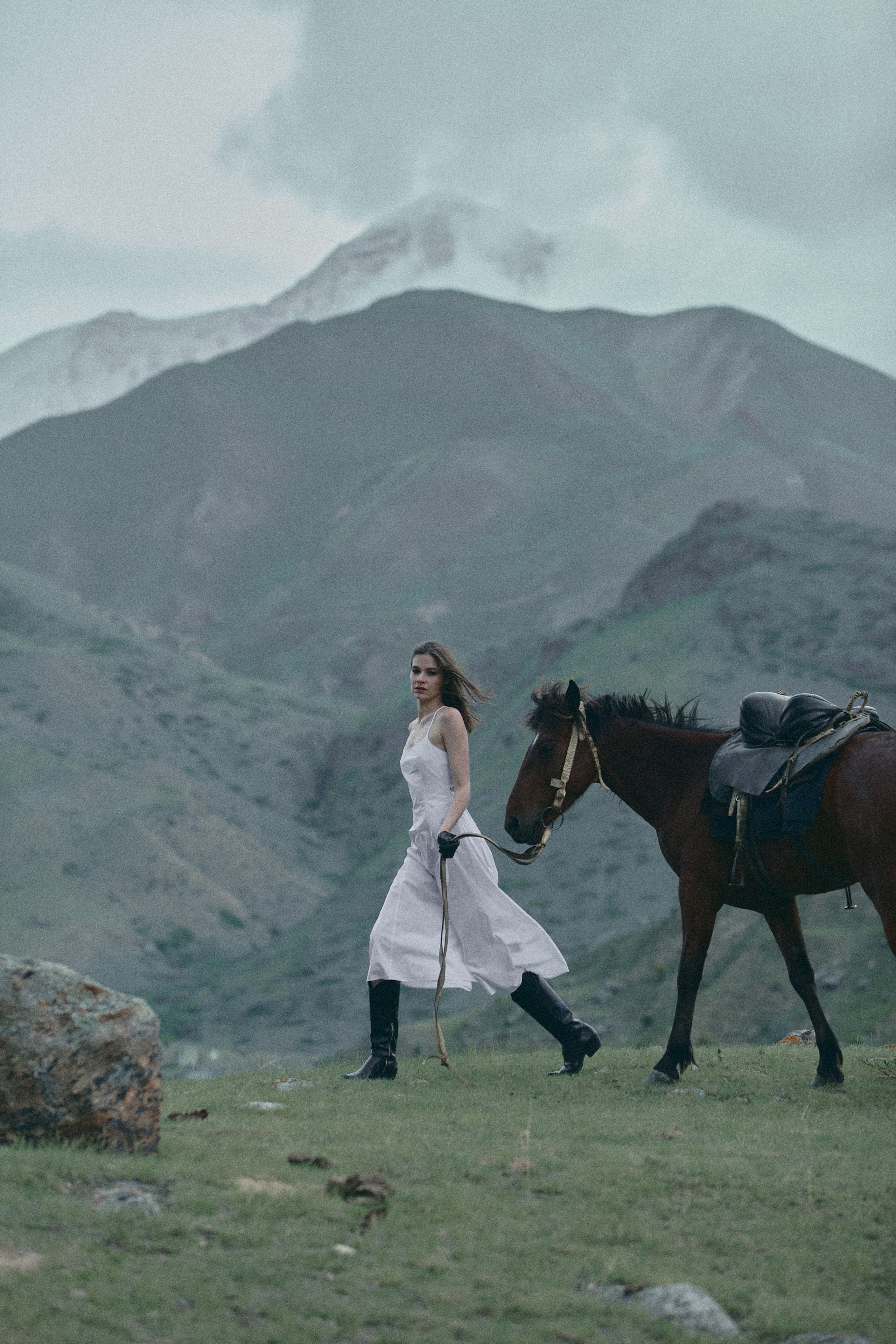 Фотосессия с лошадью в горах  Кабардино-Балкарии. Фотограф Продюсер в горах КБР / Москва  Нальчик Горы