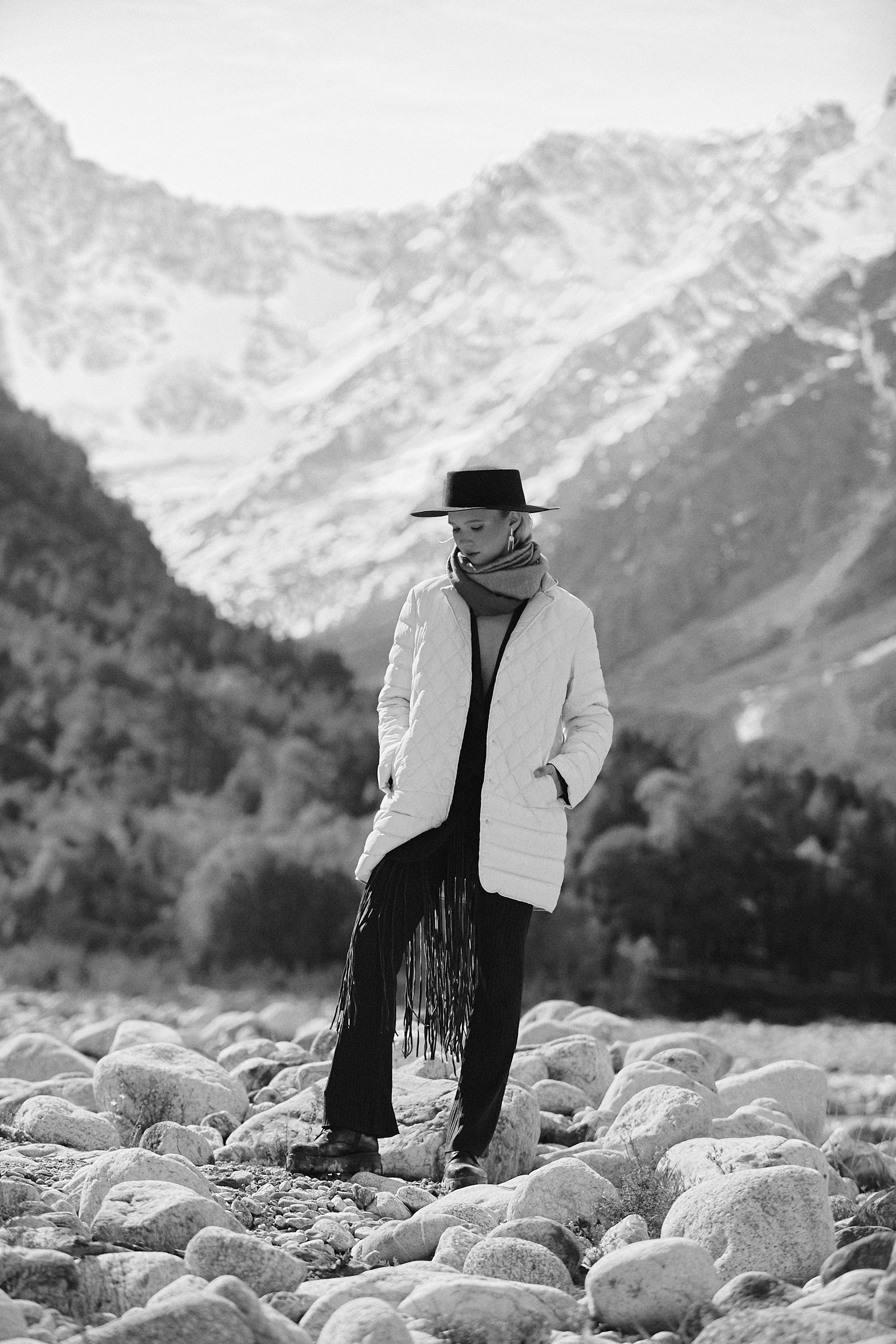 Выездная съемка для брендов в горах. Фотограф Продюсер в горах КБР / Москва  Нальчик Горы