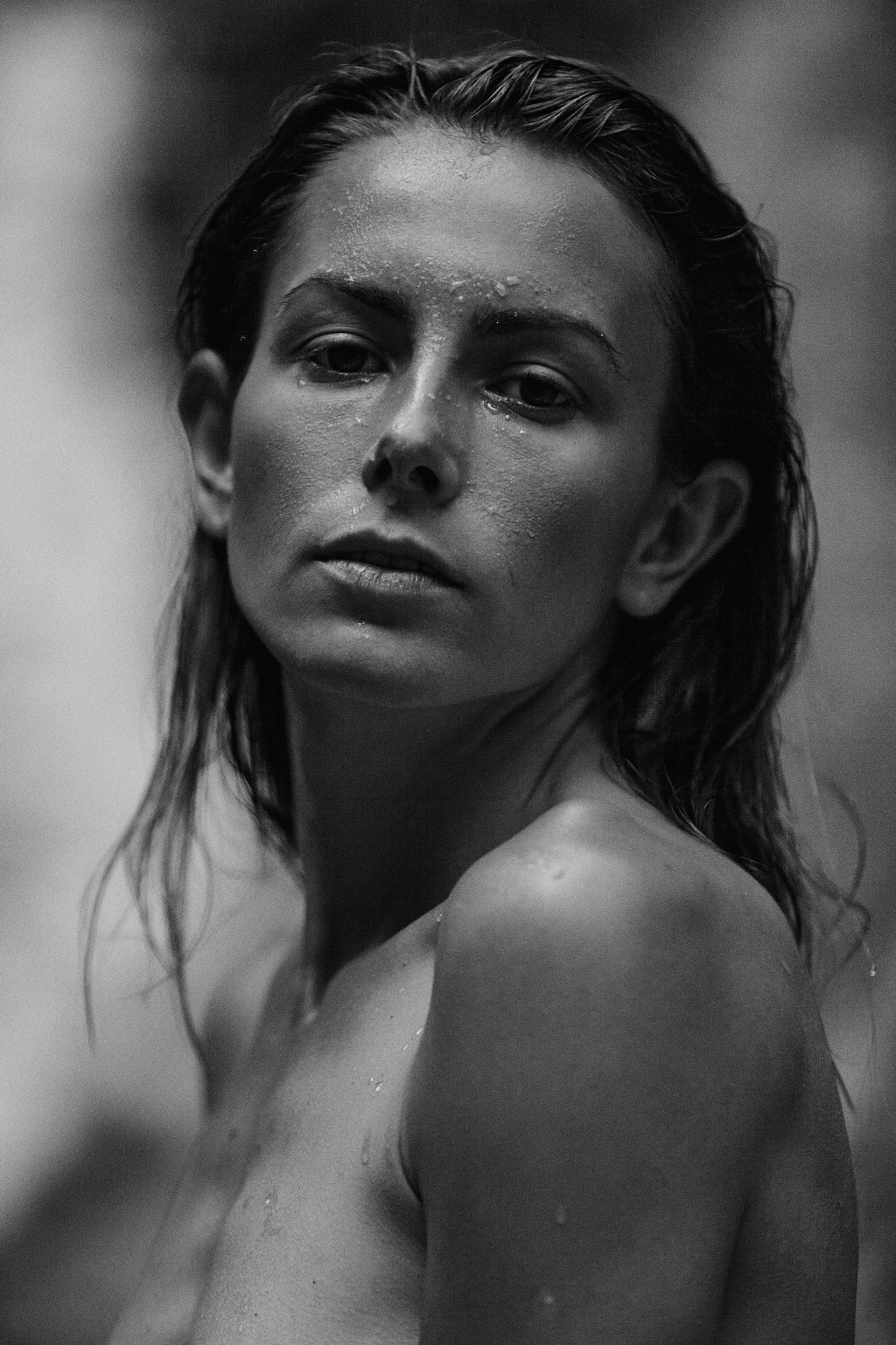 Фотосессия у водопада в горах Кабардино-Балкарии. Фотограф Продюсер в горах КБР / Москва  Нальчик Горы