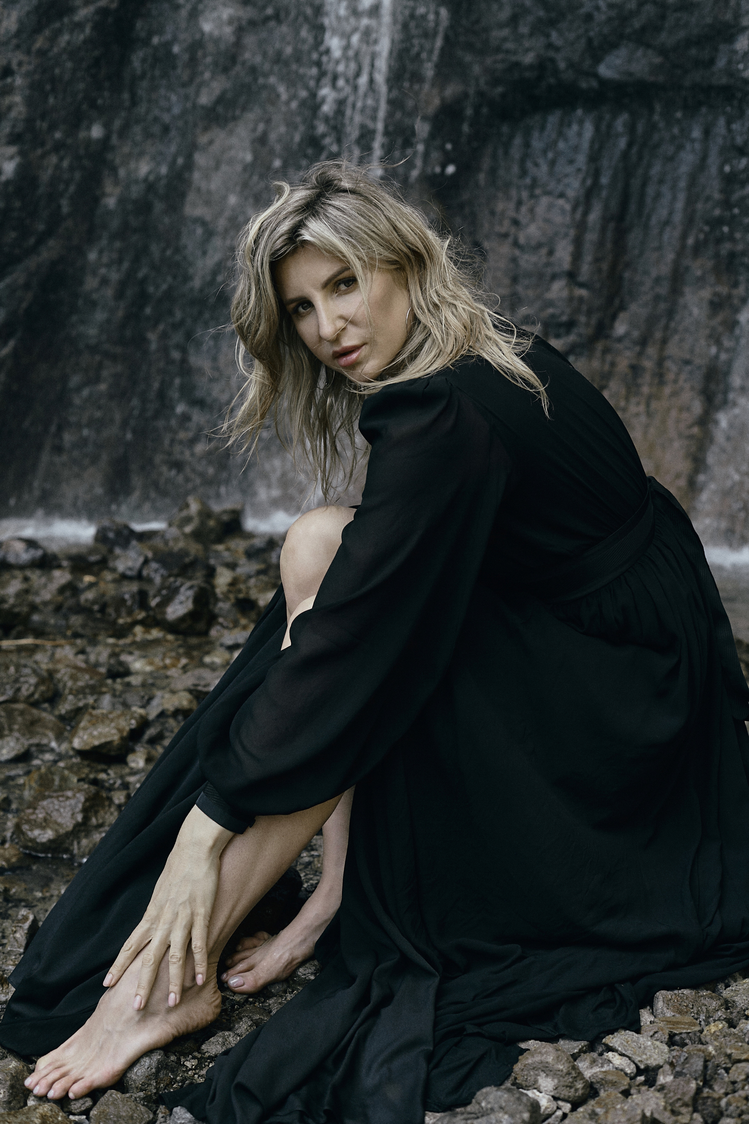 Фотосессия у водопада в Кабардино-Балкарии. Фотограф Продюсер в горах КБР / Москва  Нальчик Горы