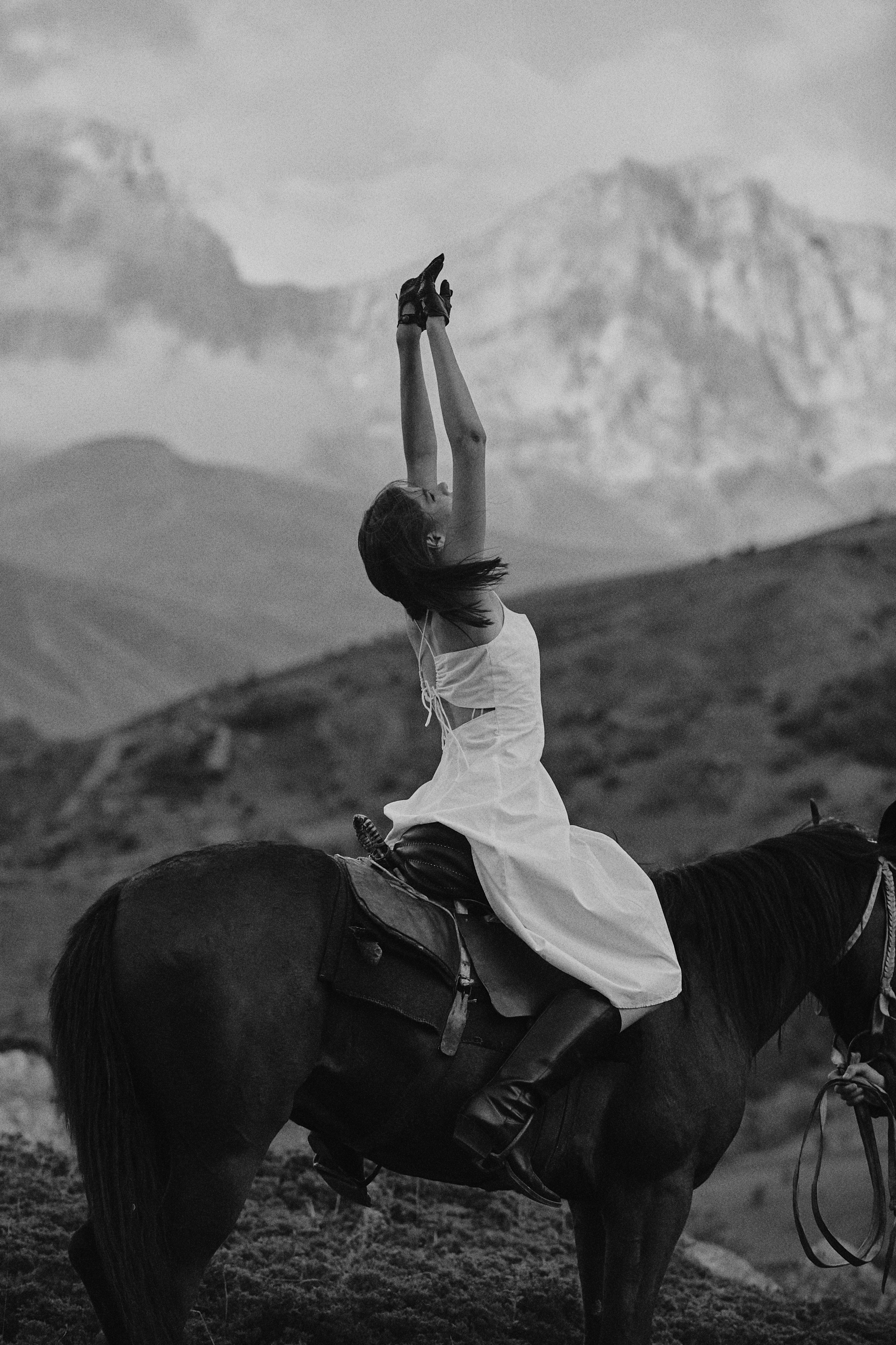 Фотосессия с лошадью в горах  Кабардино-Балкарии. Фотограф Продюсер в горах КБР / Москва  Нальчик Горы