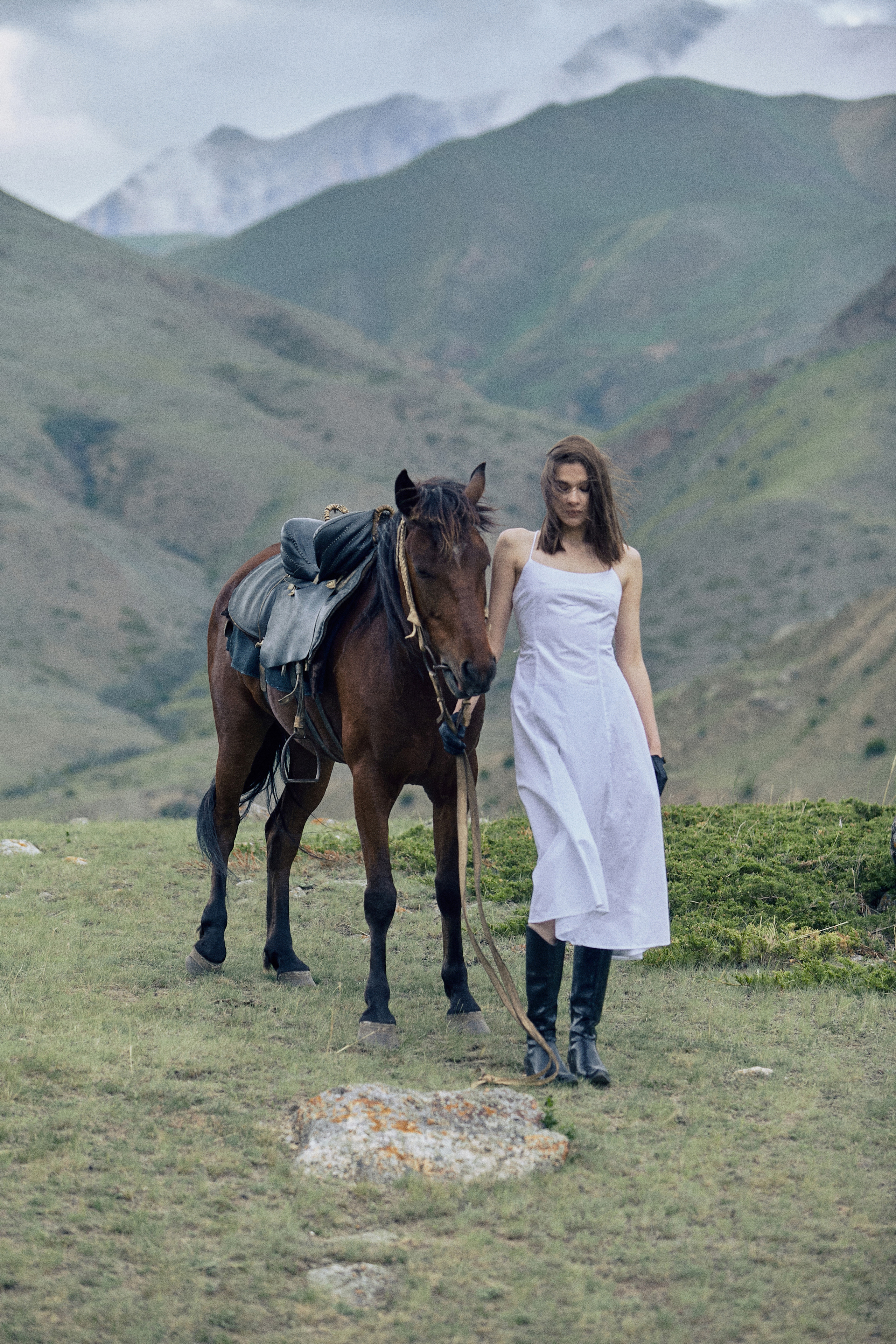 Фотосессия с лошадью в горах  Кабардино-Балкарии. Фотограф Продюсер в горах КБР / Москва  Нальчик Горы