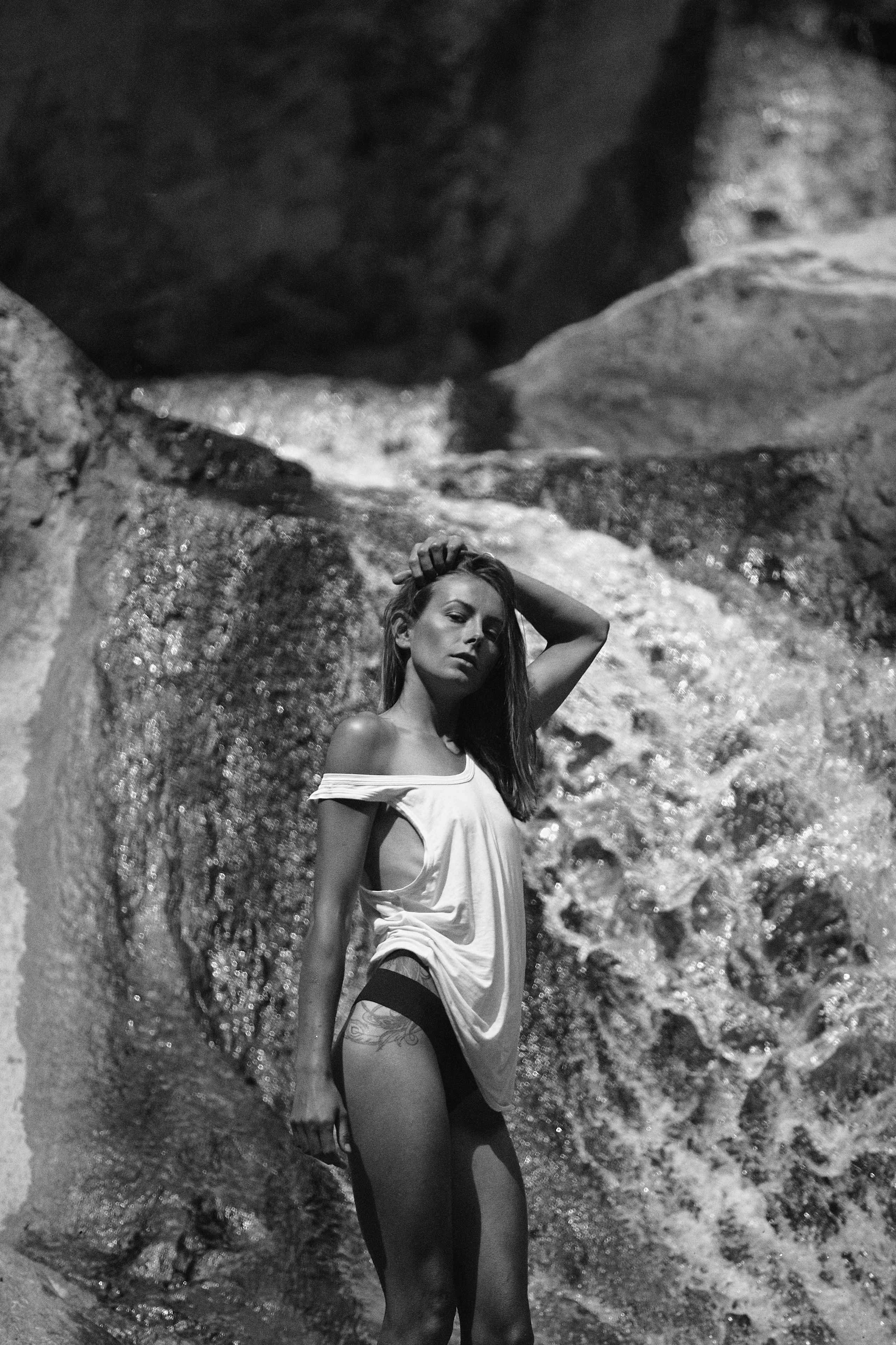 Фотосессия у водопада в горах Кабардино-Балкарии. Фотограф Продюсер в горах КБР / Москва  Нальчик Горы