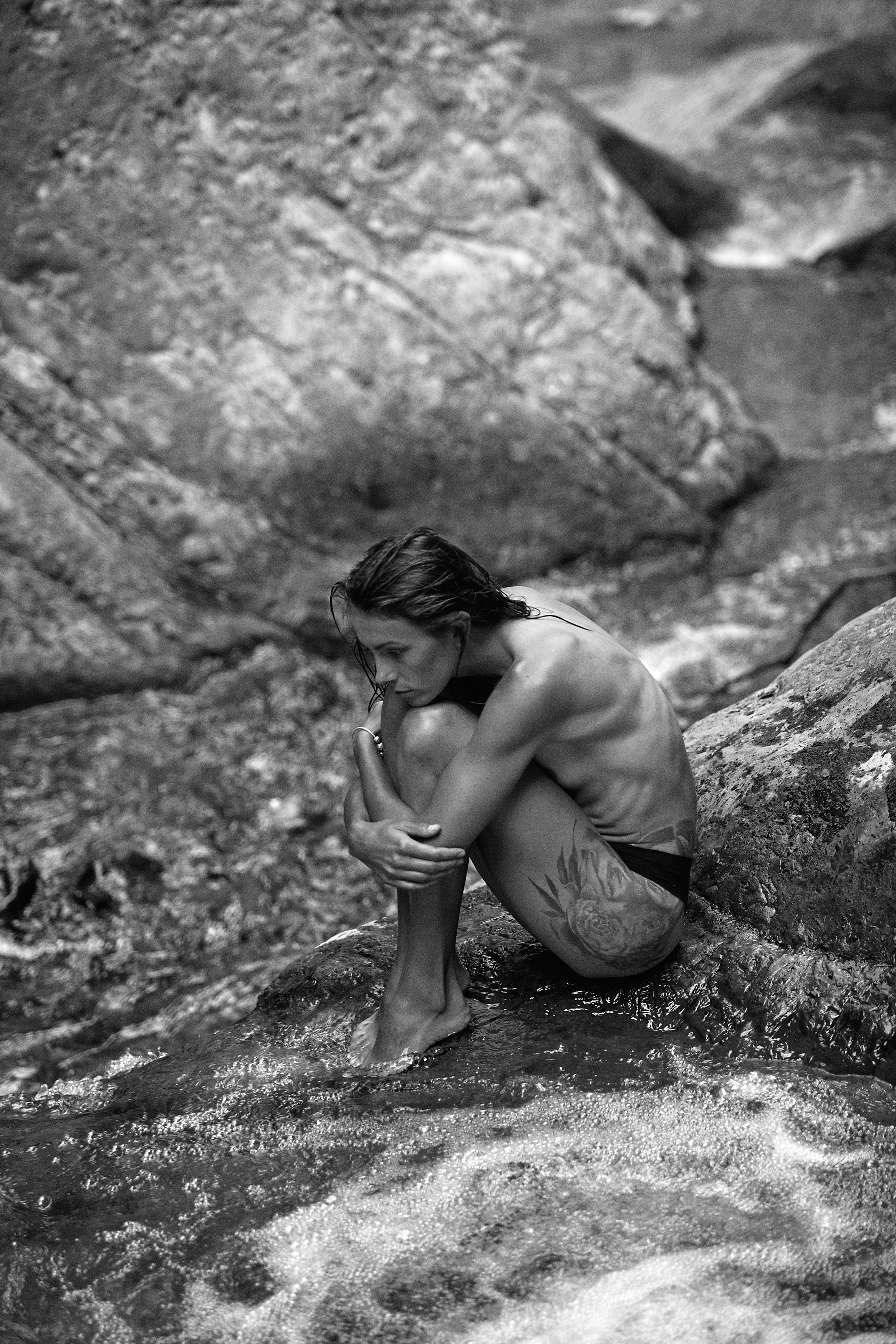 Фотосессия у водопада в горах Кабардино-Балкарии. Фотограф Продюсер в горах КБР / Москва  Нальчик Горы