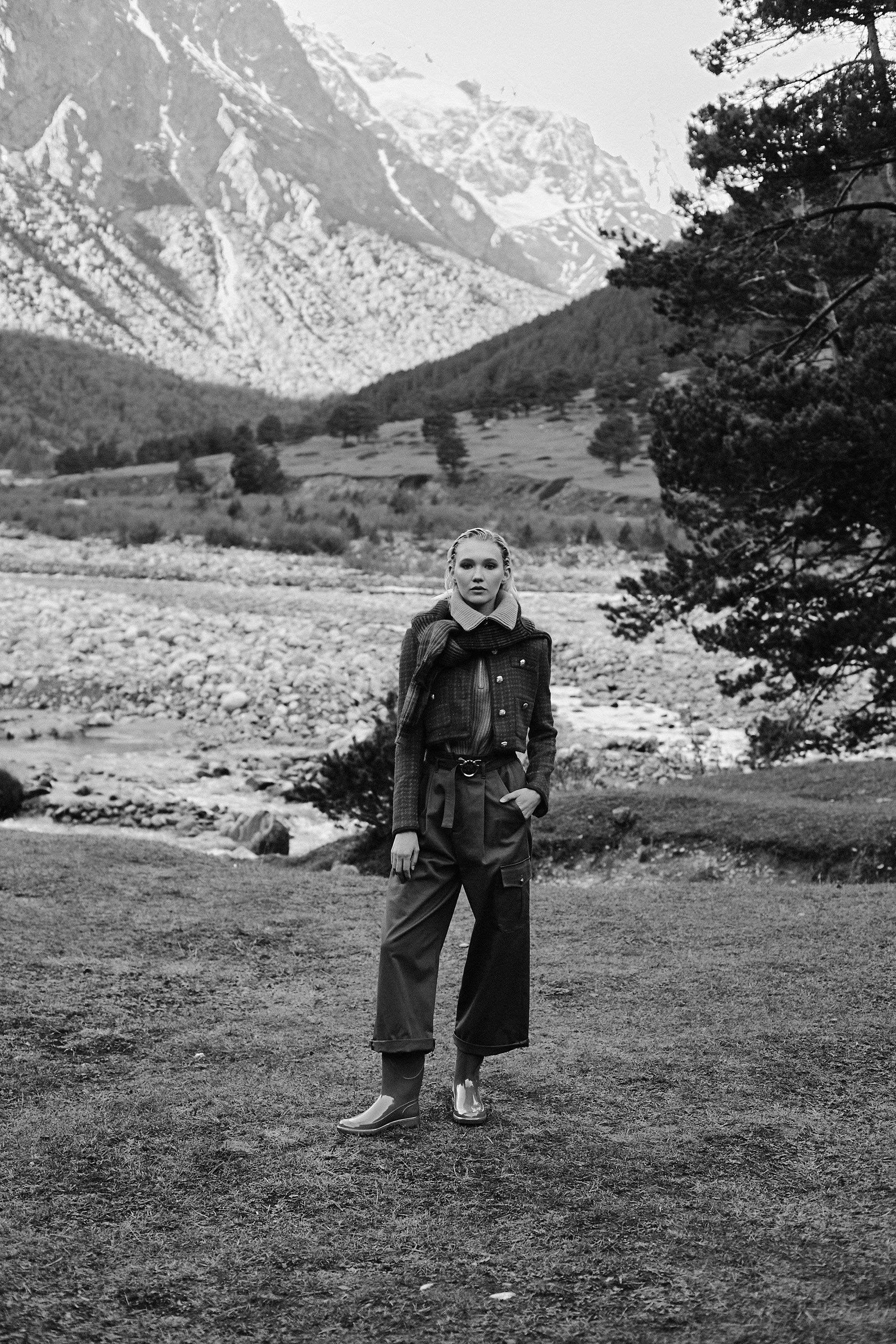 Выездная съемка для брендов в горах. Фотограф Продюсер в горах КБР / Москва  Нальчик Горы