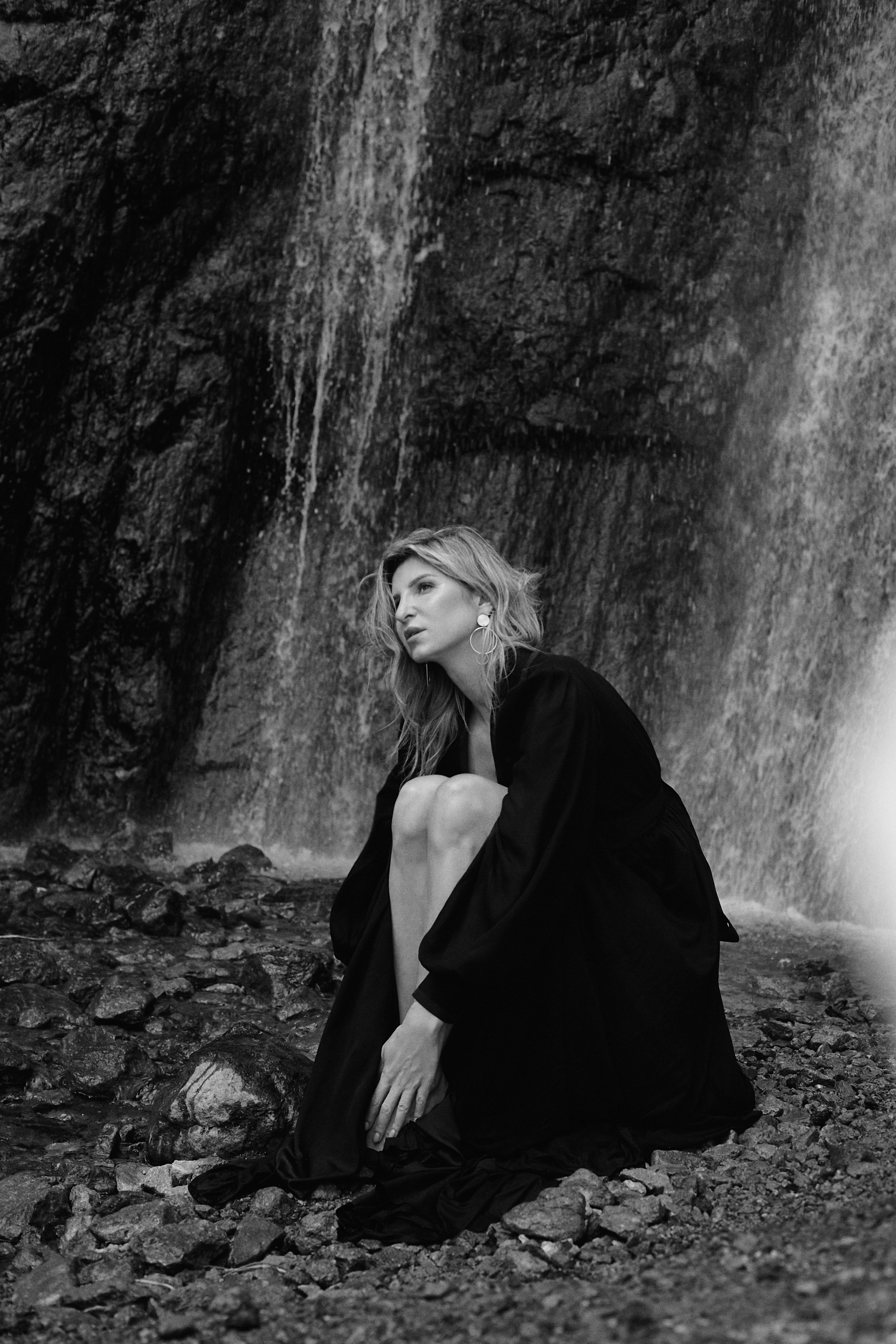 Фотосессия у водопада в Кабардино-Балкарии. Фотограф Продюсер в горах КБР / Москва  Нальчик Горы