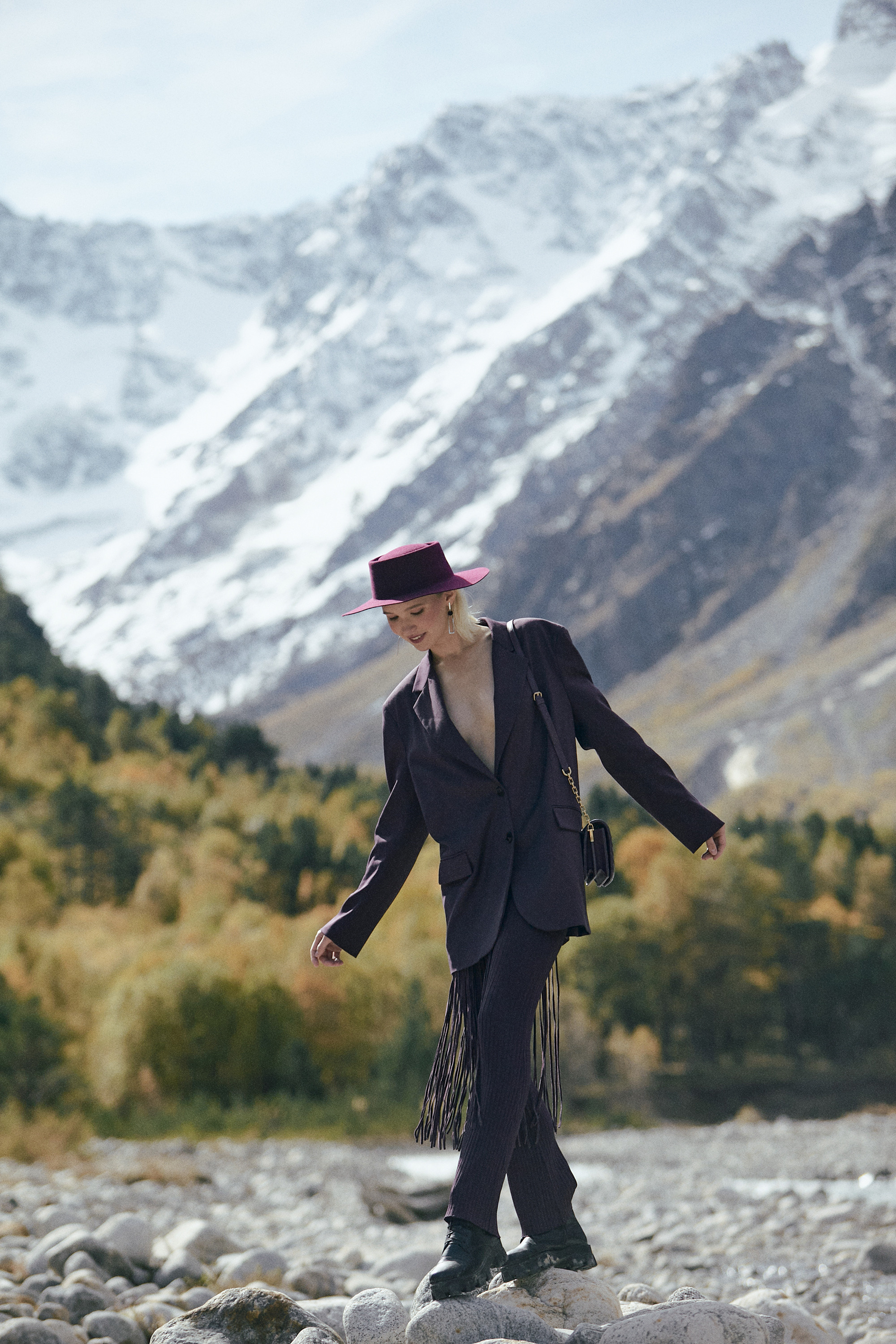 Выездная съемка для брендов в горах. Фотограф Продюсер в горах КБР / Москва  Нальчик Горы