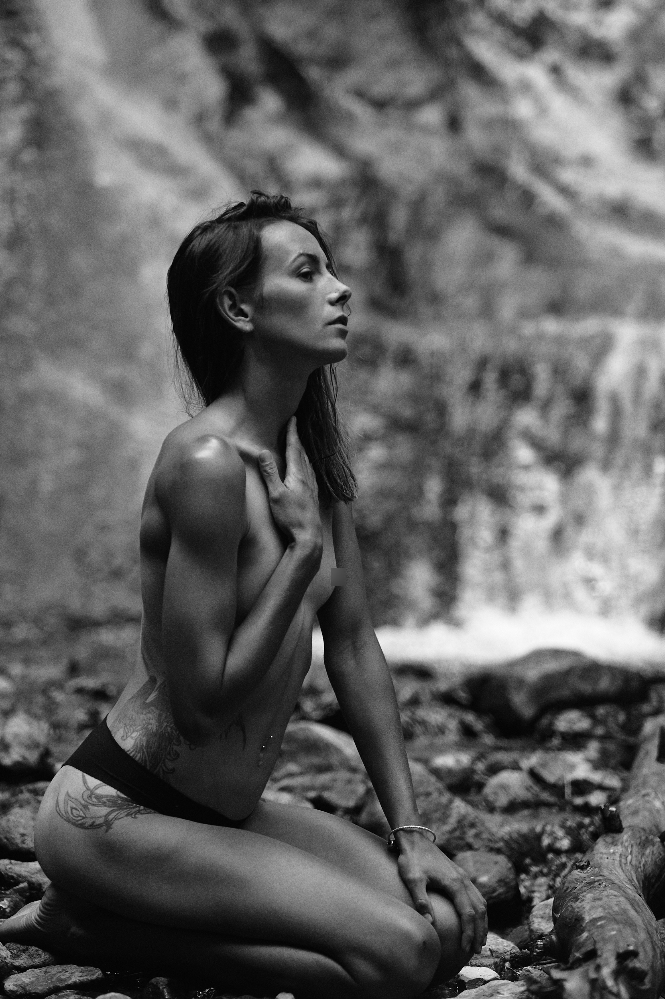 Фотосессия у водопада в горах Кабардино-Балкарии. Фотограф Продюсер в горах КБР / Москва  Нальчик Горы