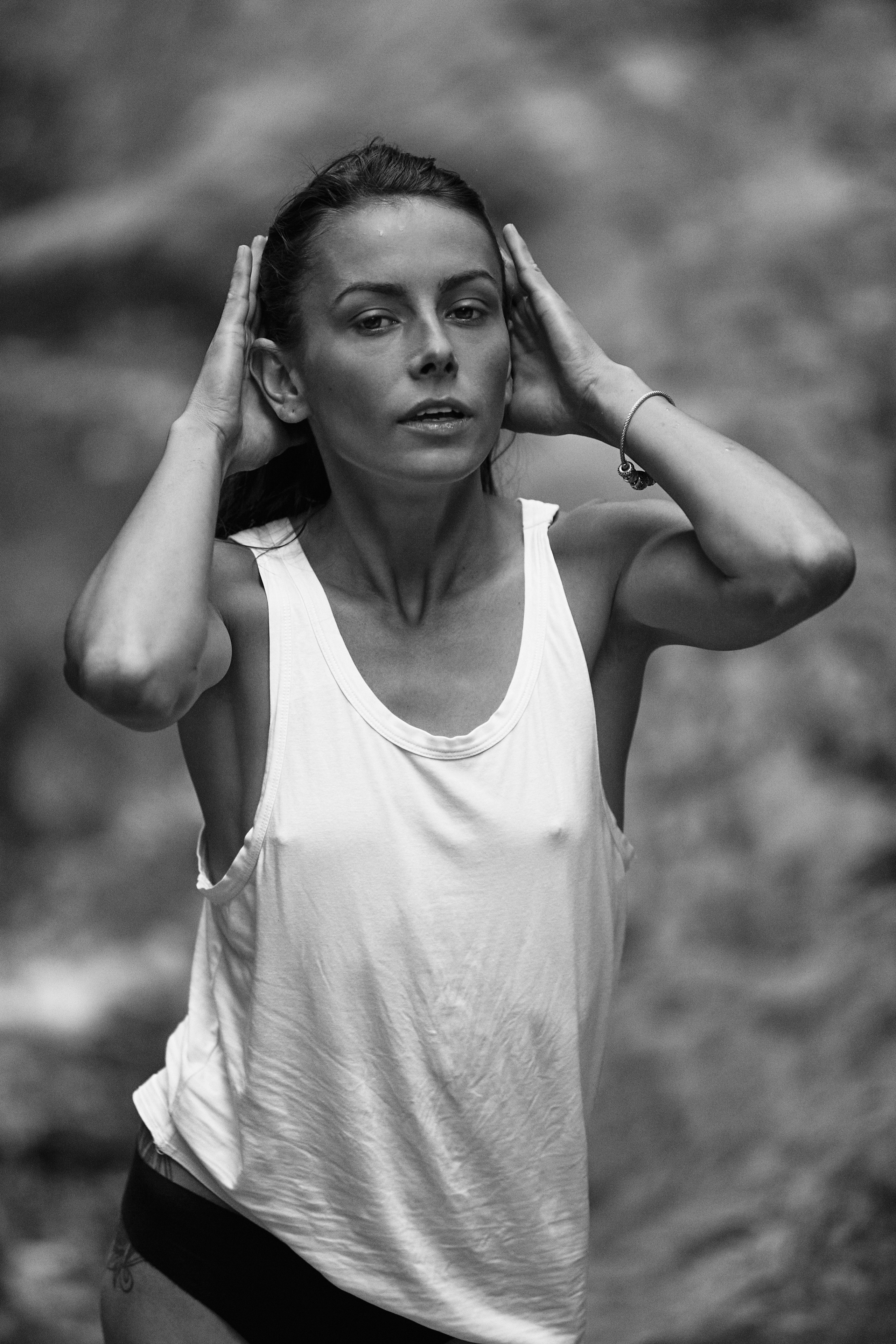 Фотосессия у водопада в горах Кабардино-Балкарии. Фотограф Продюсер в горах КБР / Москва  Нальчик Горы