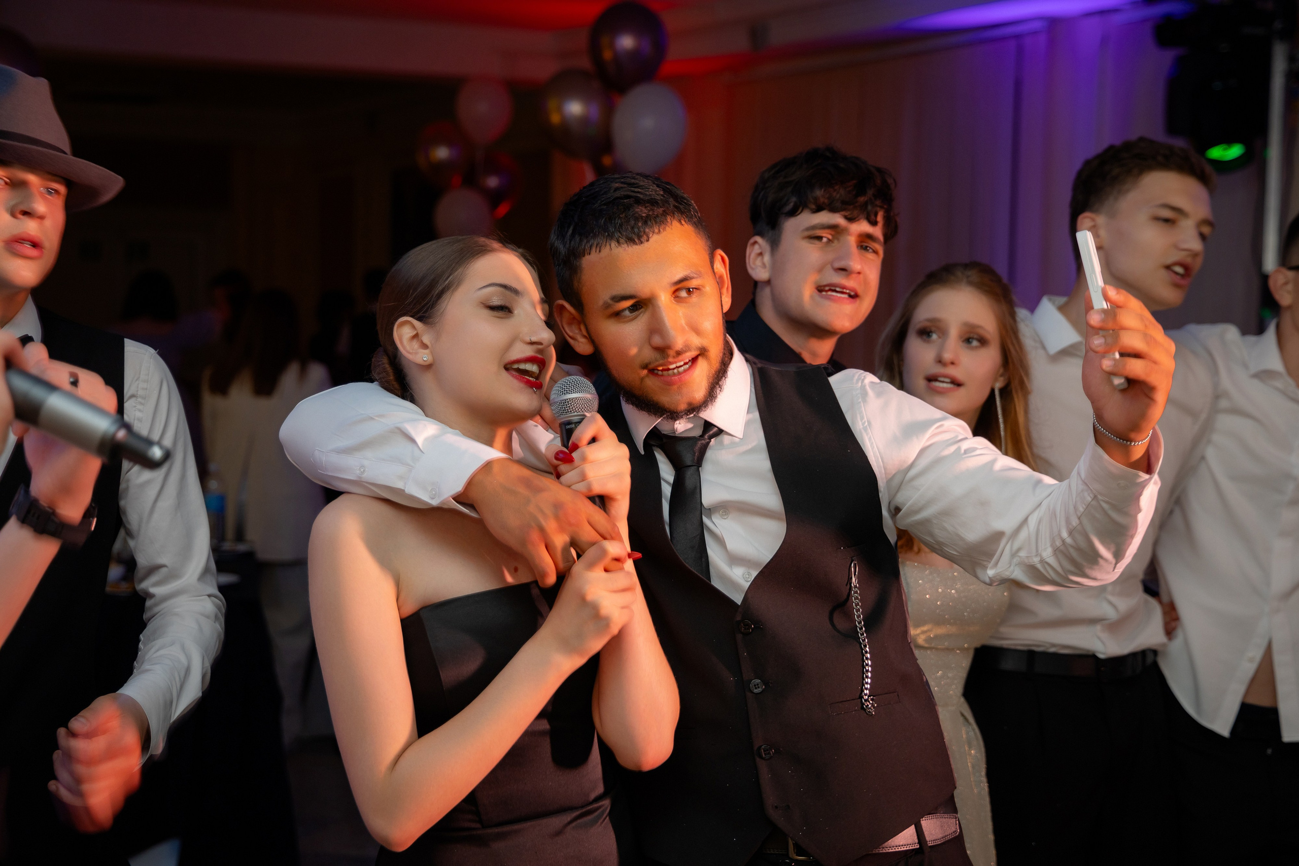 Школьный выпускной 2024 год в Соколе (Минск). Свадебный фотограф в Минске/Беларуси Сергей Спиридонов