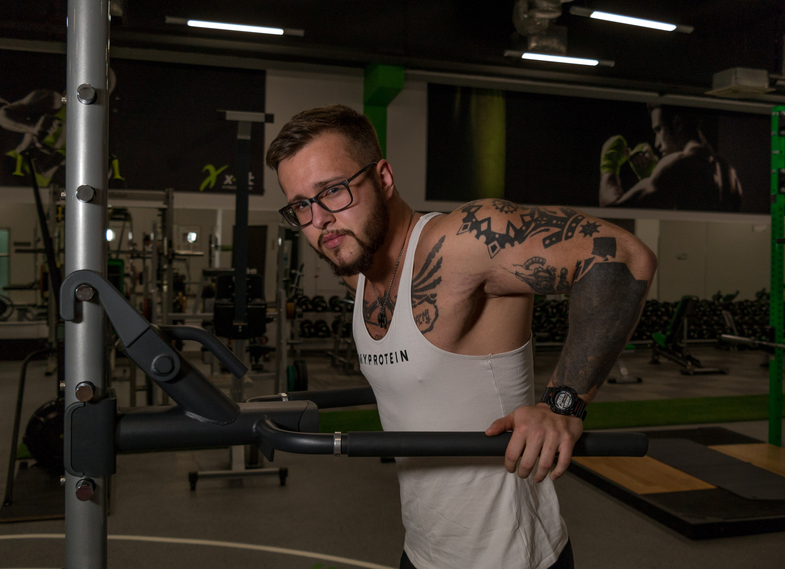 Контент-фотосъемки для экспертов и фитнес тренеров. AI Фотограф Краснодар: мужские и женские фотосессии, стилизация съемки. Нейро-фотосессии онлайн